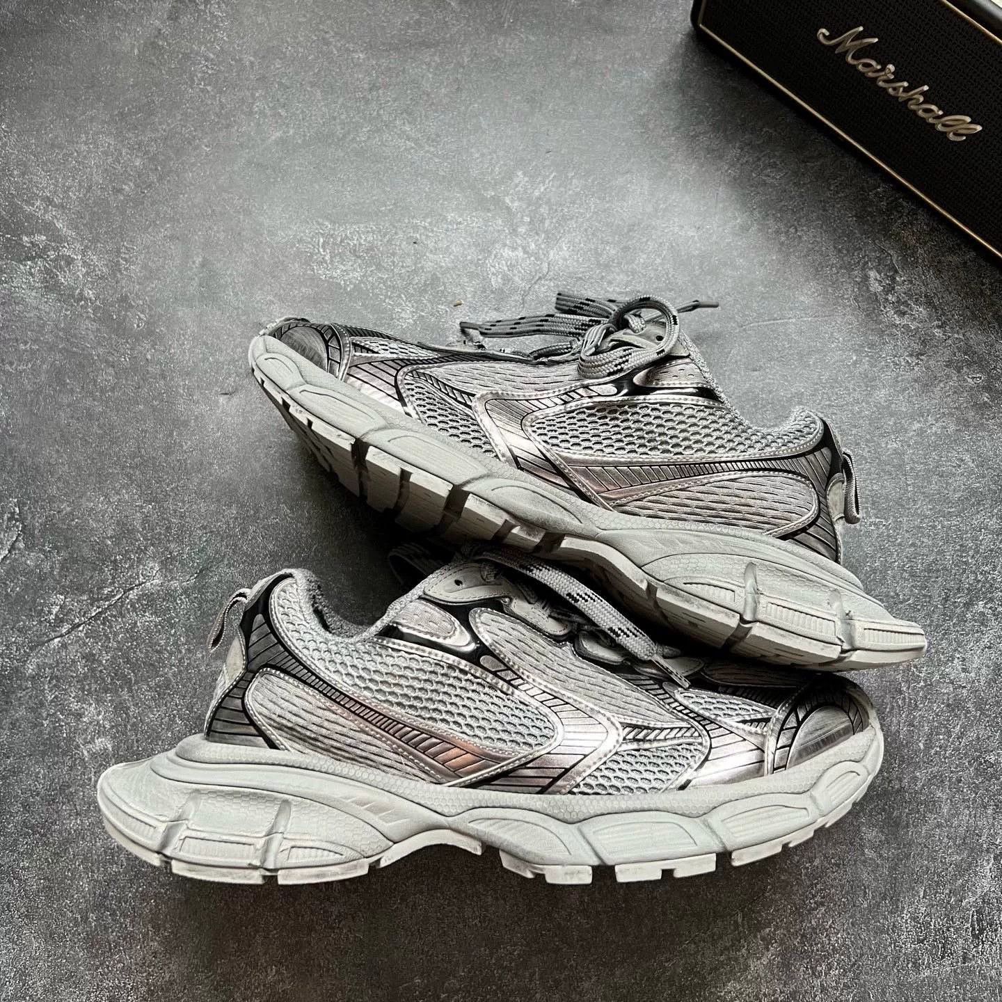 Balenciaga Balenciaga Silver Lowtop Sneakers XXXL Men Size US 10 / EU 43 - 1 Thumbnail