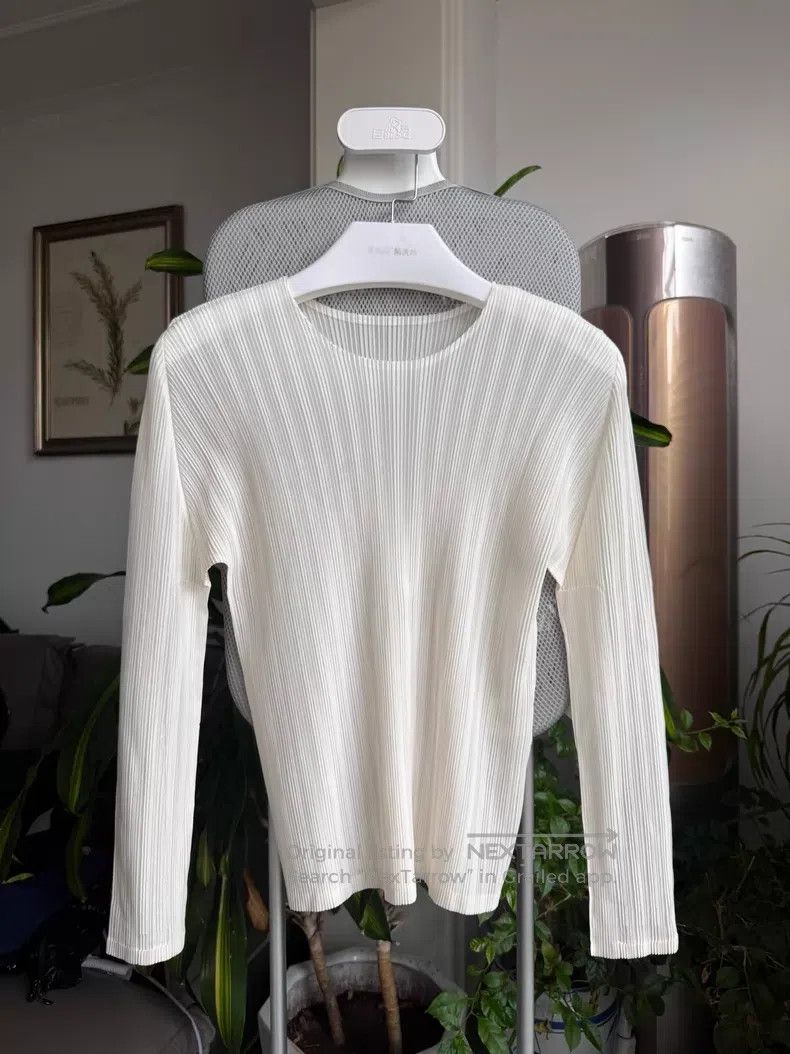 Issey Miyake Issey Miyake Ribbed Round Neck Long Sleeve Top Off White Size L / US 10 / IT 46 - 1 Thumbnail