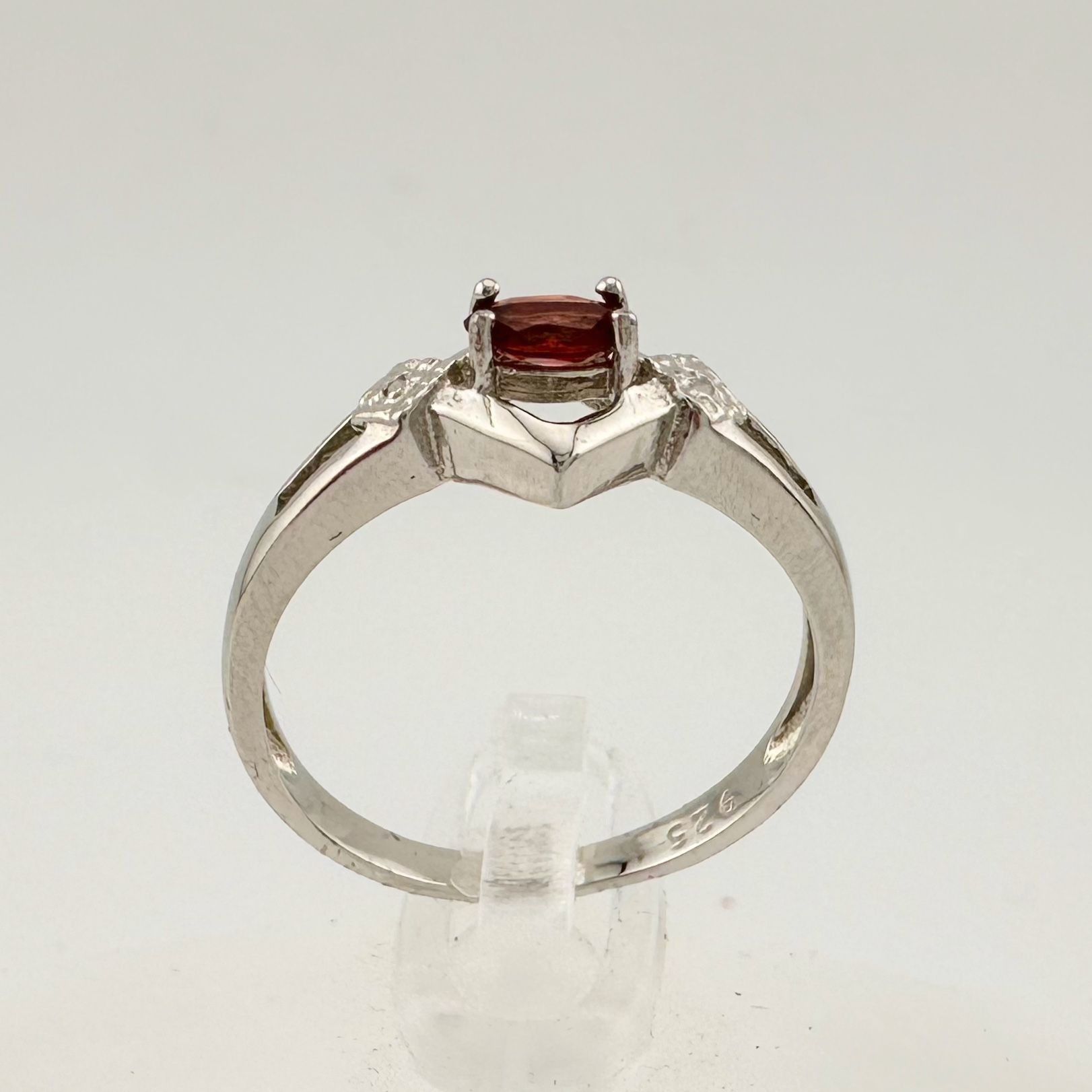 Other Romanitc and Beautiful Natural Garnet Ring Size 8 Size ONE SIZE - 5 Thumbnail