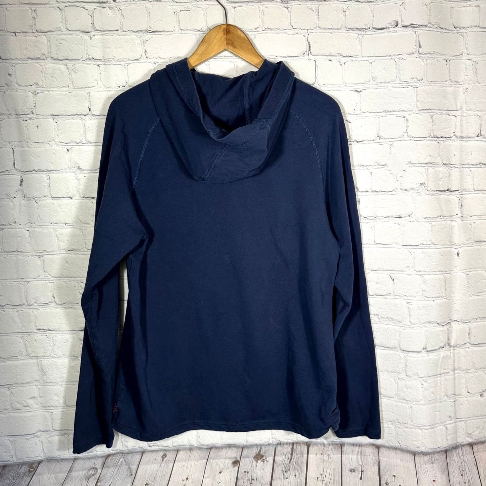 Rhone Rhone Henley Hoodie Mens Navy Blue Pullover Medium Sweatshirt Athleisure Shirt Hooded Regular Sleeve Long Button Embroidered Logo Kangaroo Pocket Size US M / EU 48-50 / 2 - 5 Thumbnail