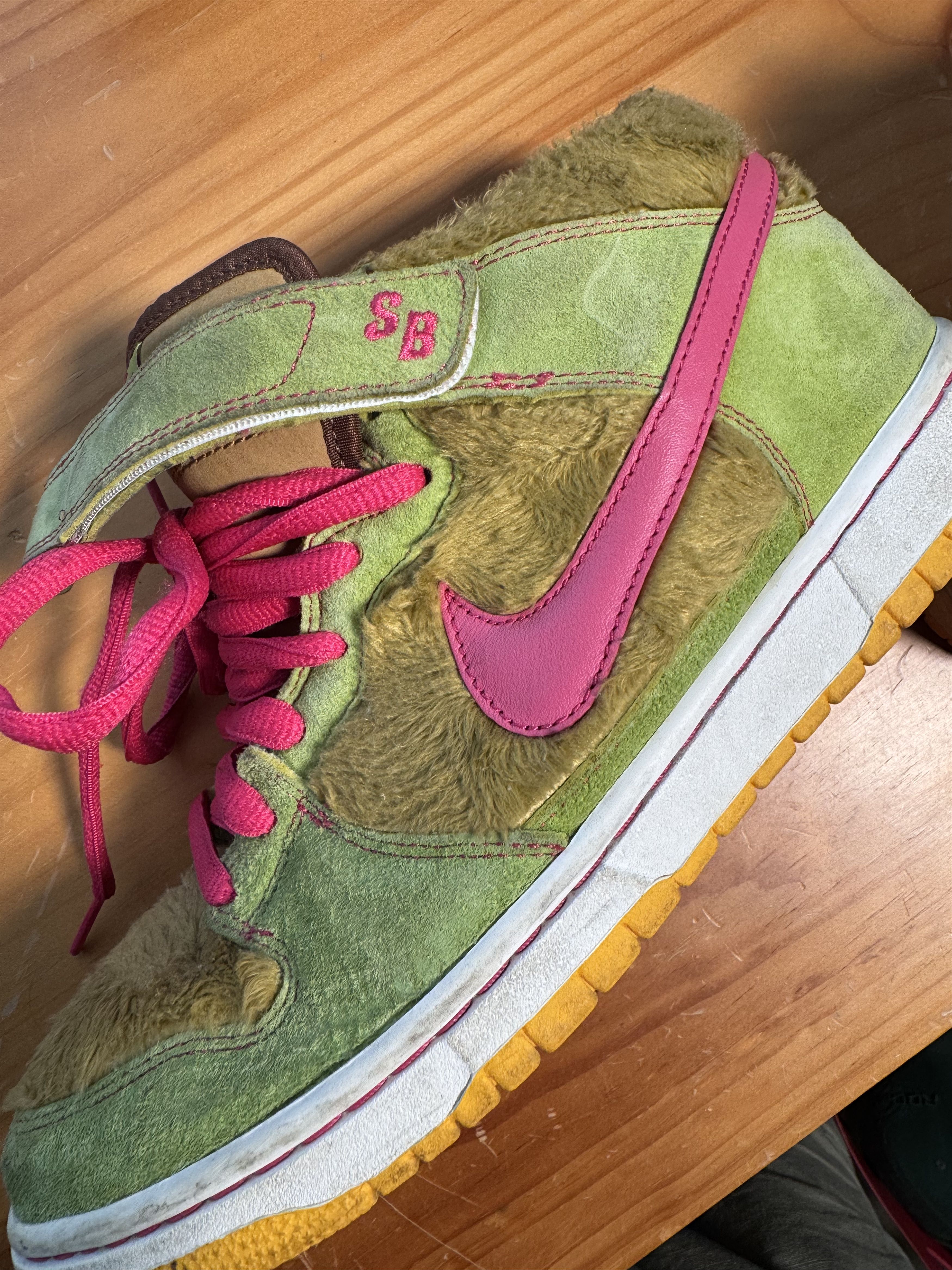 Nike (2006) Nike SB Dunk High The Three Bears ‘Mama Bear’ Size US 10 / EU 43 - 15 Thumbnail