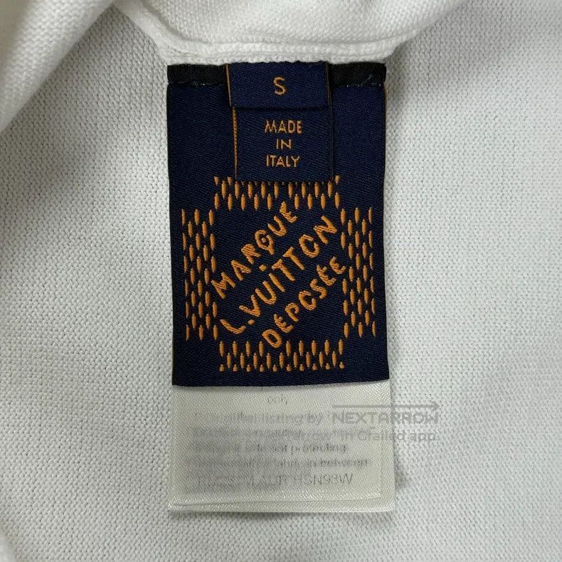 Other Louis Vuitton 25 white embossed logo leather short sleeves Size US S / EU 44-46 / 1 - 6 Thumbnail