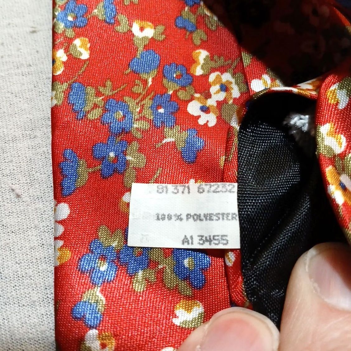 Vintage Wembley Tie Red With Blue And White Floral Pattern Men's Necktie 57" x 3.63" Size ONE SIZE - 5 Thumbnail