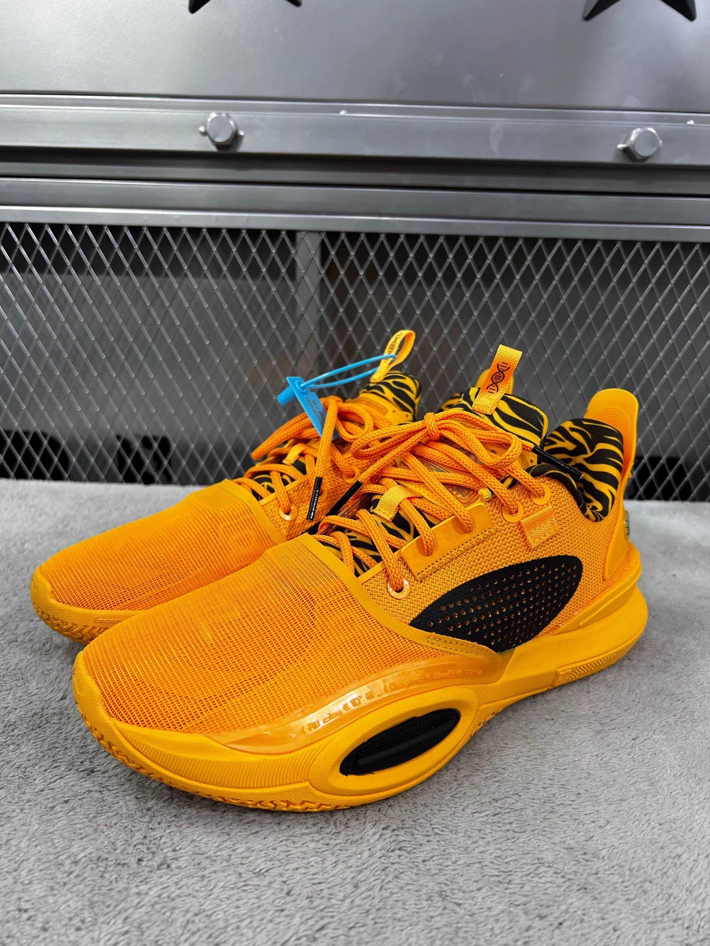 Li-Ning STA x Li-Ning All City 10 Low-Top Yellow Black Size US 10 / EU 43 - 1 Thumbnail