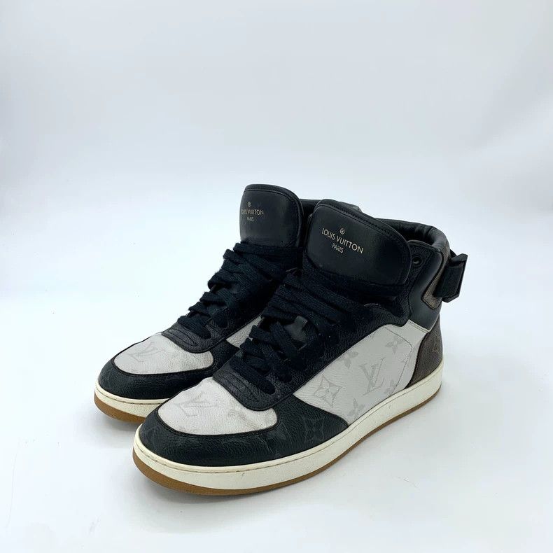 Louis Vuitton Louis Vuitton Black logo presbyopic lace-up casual sports Size US 7 / EU 40 - 1 Thumbnail
