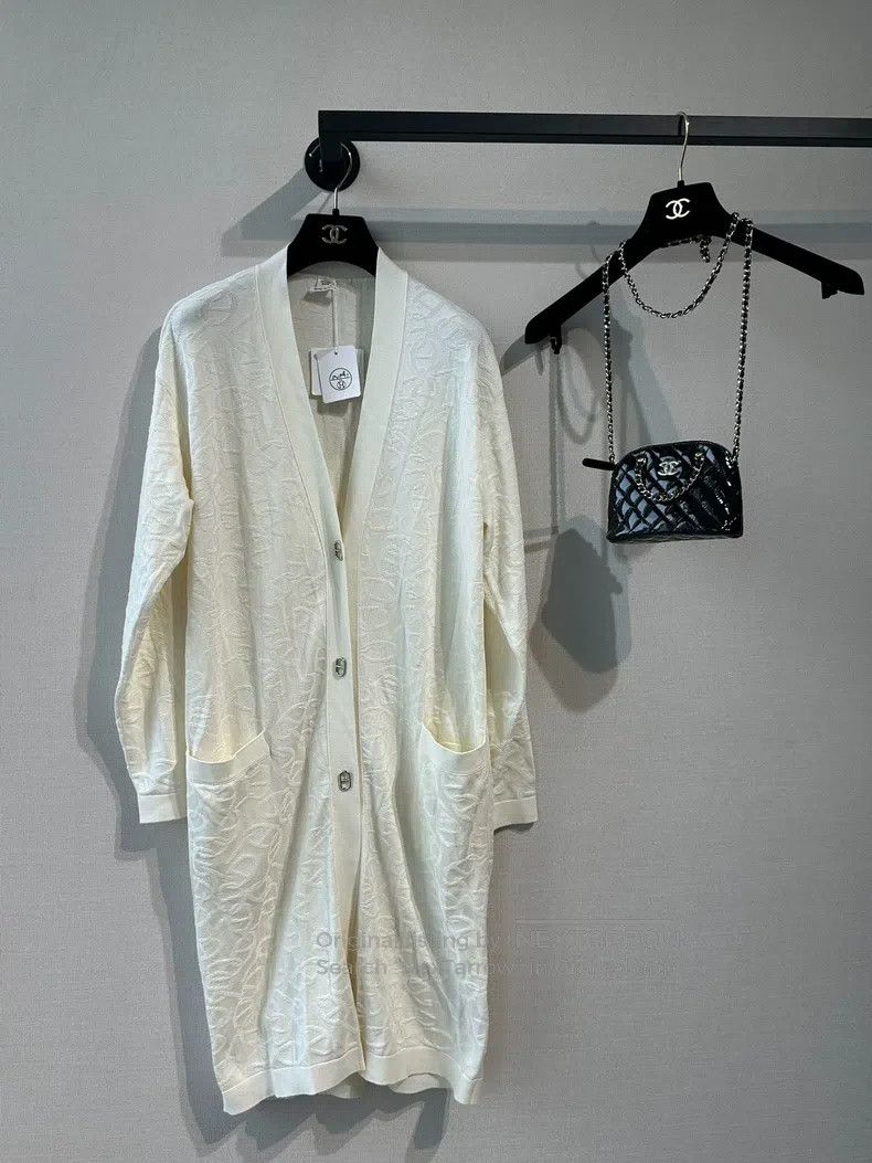 Hermes Hermes White Pig Nose Subtle Logo Long Cardigan Size XS / US 0-2 / IT 36-38 - 1 Thumbnail