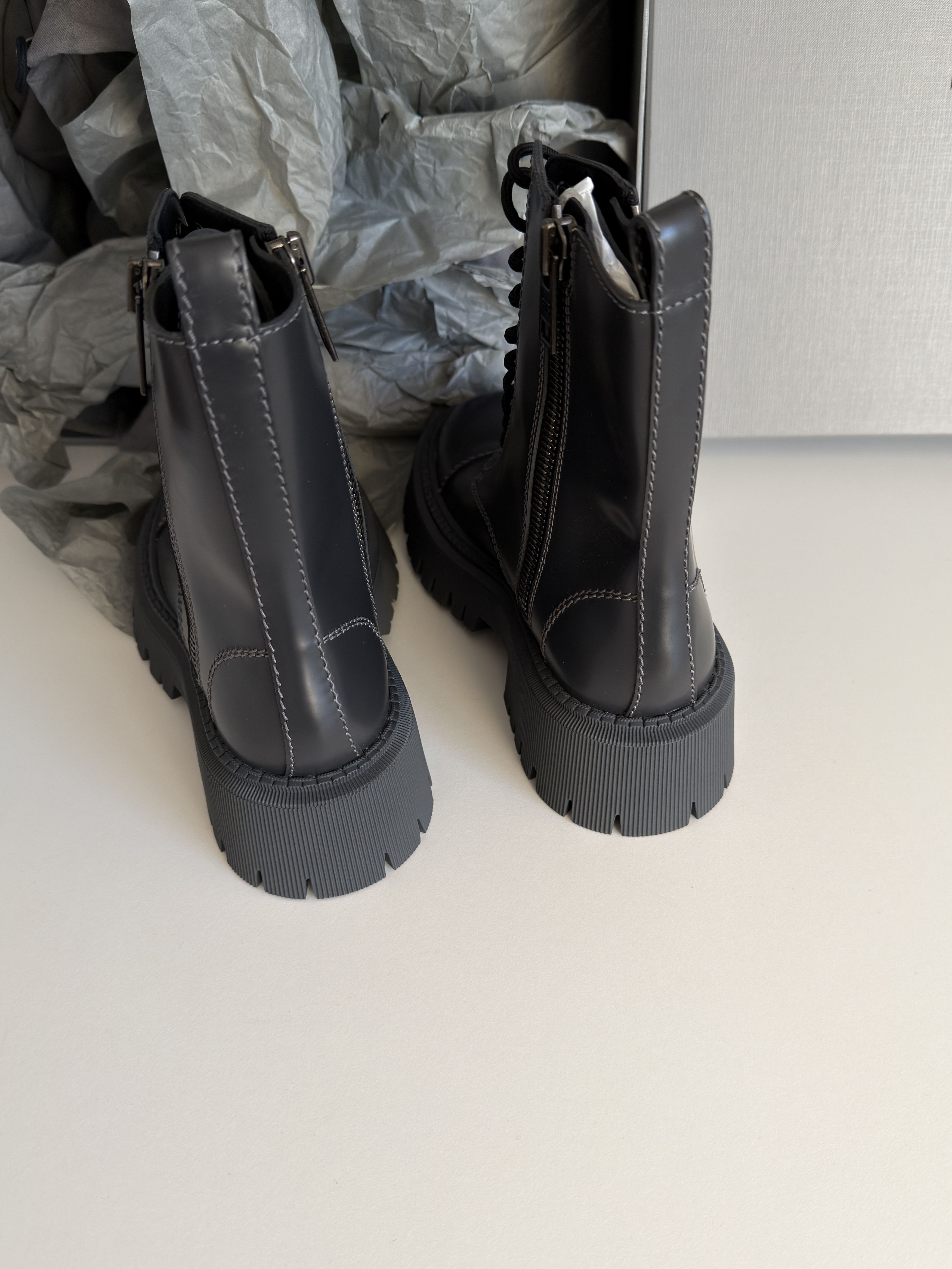 Balenciaga Balenciaga Tractor Boots Size US 6 / IT 36 - 8 Thumbnail