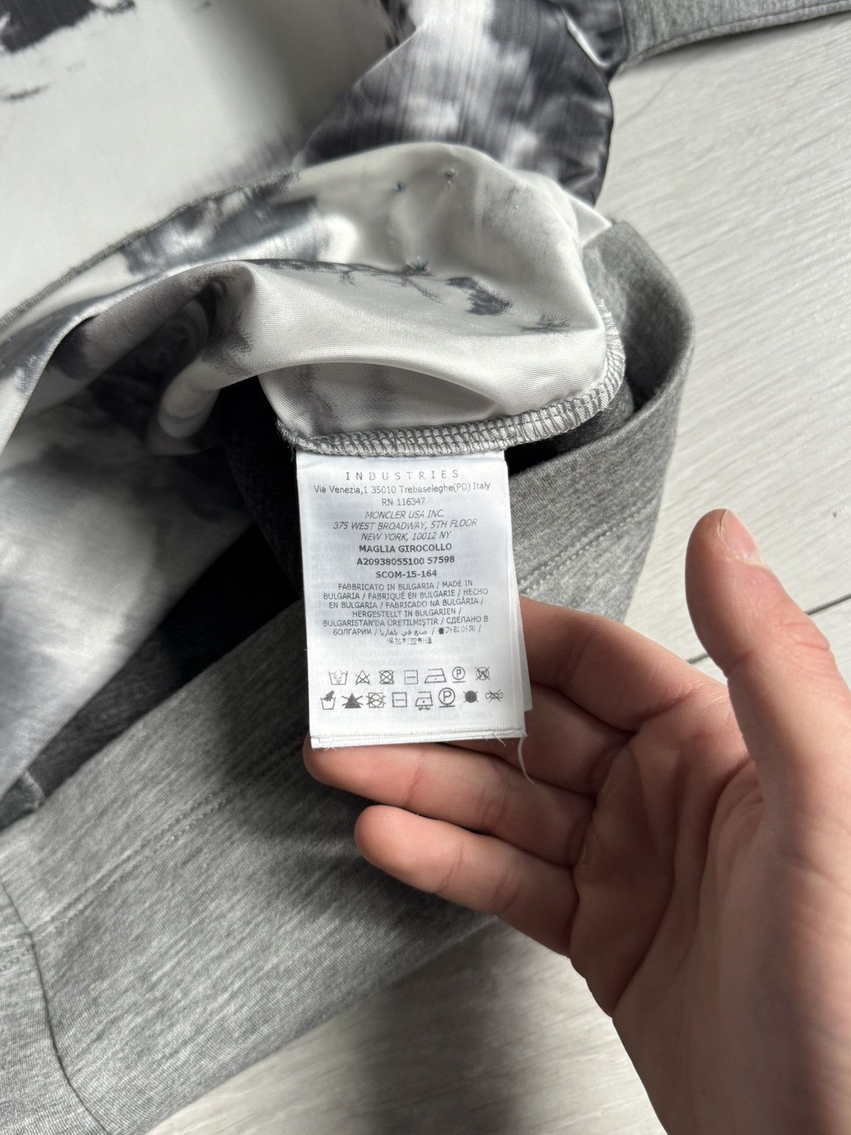 Moncler Moncler Maglia Girocollo Snow Mountain Sweatshirt Size XL / US 12-14 / IT 48-50 - 9 Thumbnail