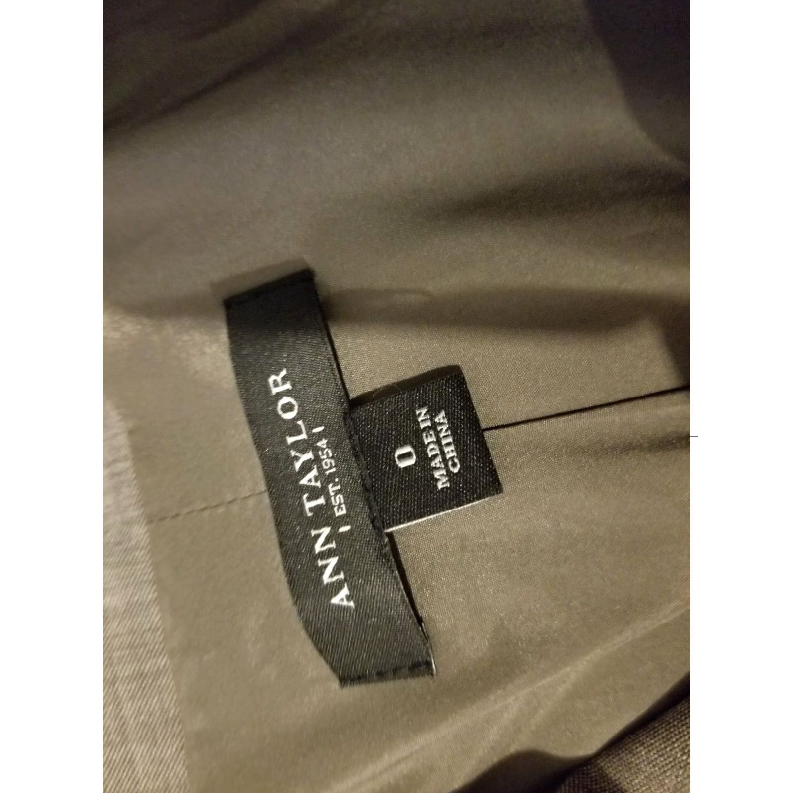 Ann Taylor VINTAGE? (No) Ann Taylor Wool Blazer Womens 0 Gray Jacket Basic Wool Blazer Women 0 Gray Womens Ann Taylor Blazer Wool Jacket Size XS / US 0-2 / IT 36-38 - 3 Thumbnail