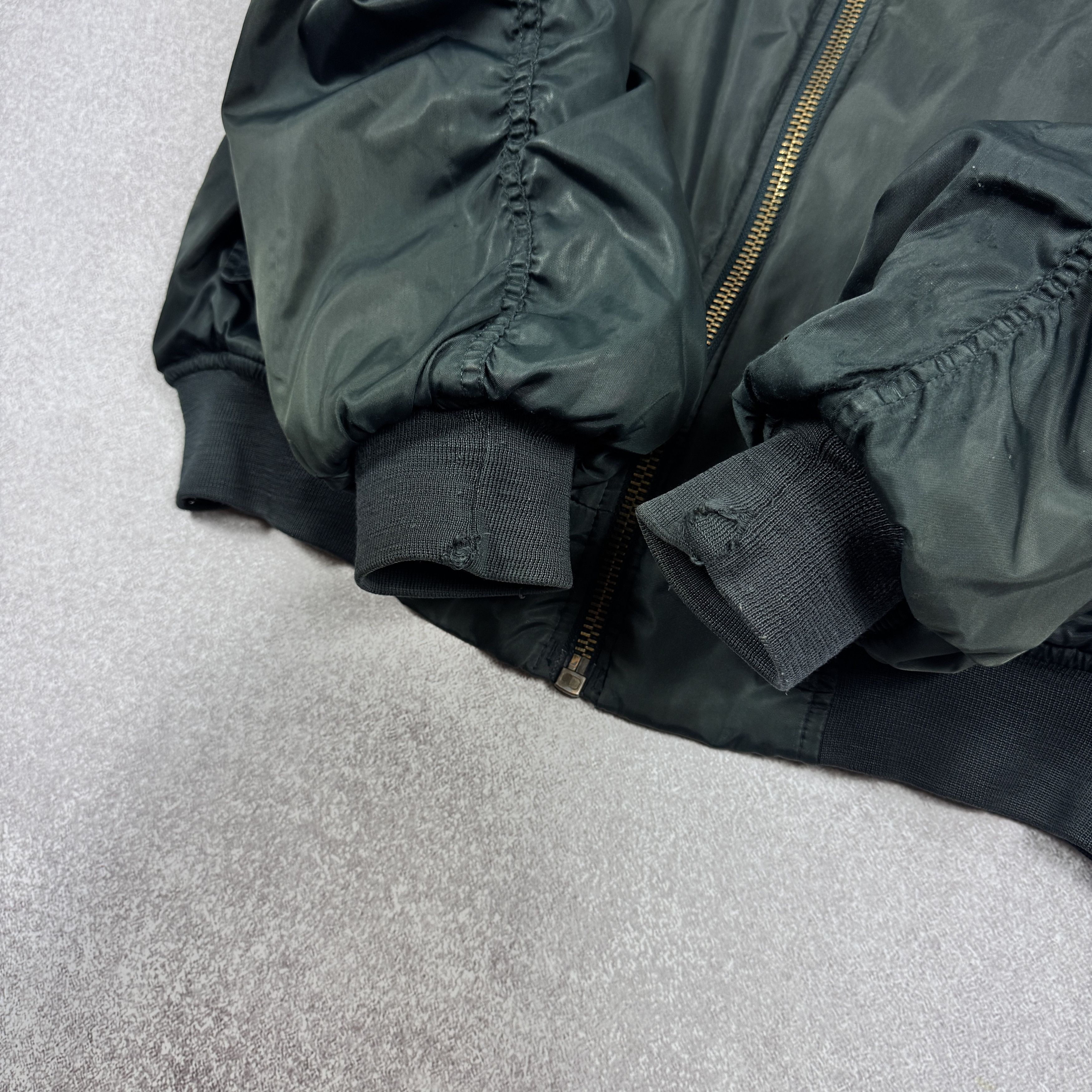 Alpha Industries VNTG ALPHA INDUSTRIES MA-1 NYLON DISTRSED REVERSIBLE BOMBER Size US XL / EU 56 / 4 - 11 Thumbnail
