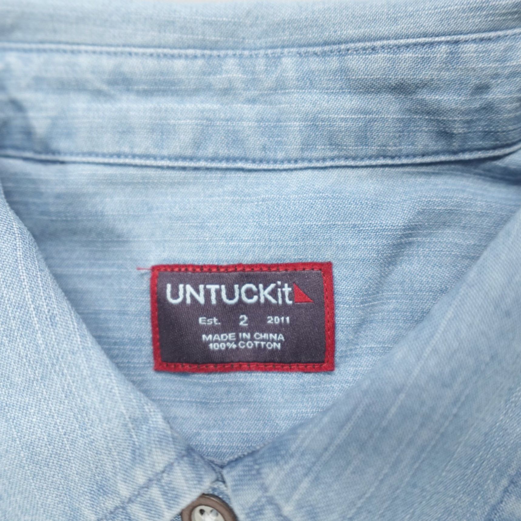 UNTUCKit UNTUCKit Alleanza Button Front Shirt Women's Size 2 Blue Chambray Regular Shirt Women Blue Chambray Basic Button-Up Casual Womens Size XS / US 0-2 / IT 36-38 - 3 Thumbnail