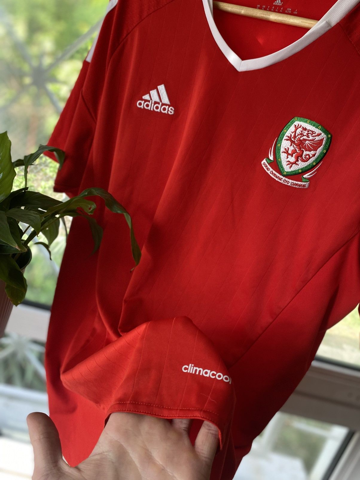 Adidas WALES NATIONAL TEAM 2016 HOME FOOTBALL ADIDAS TRIKOT Size US XL / EU 56 / 4 - 2 Thumbnail