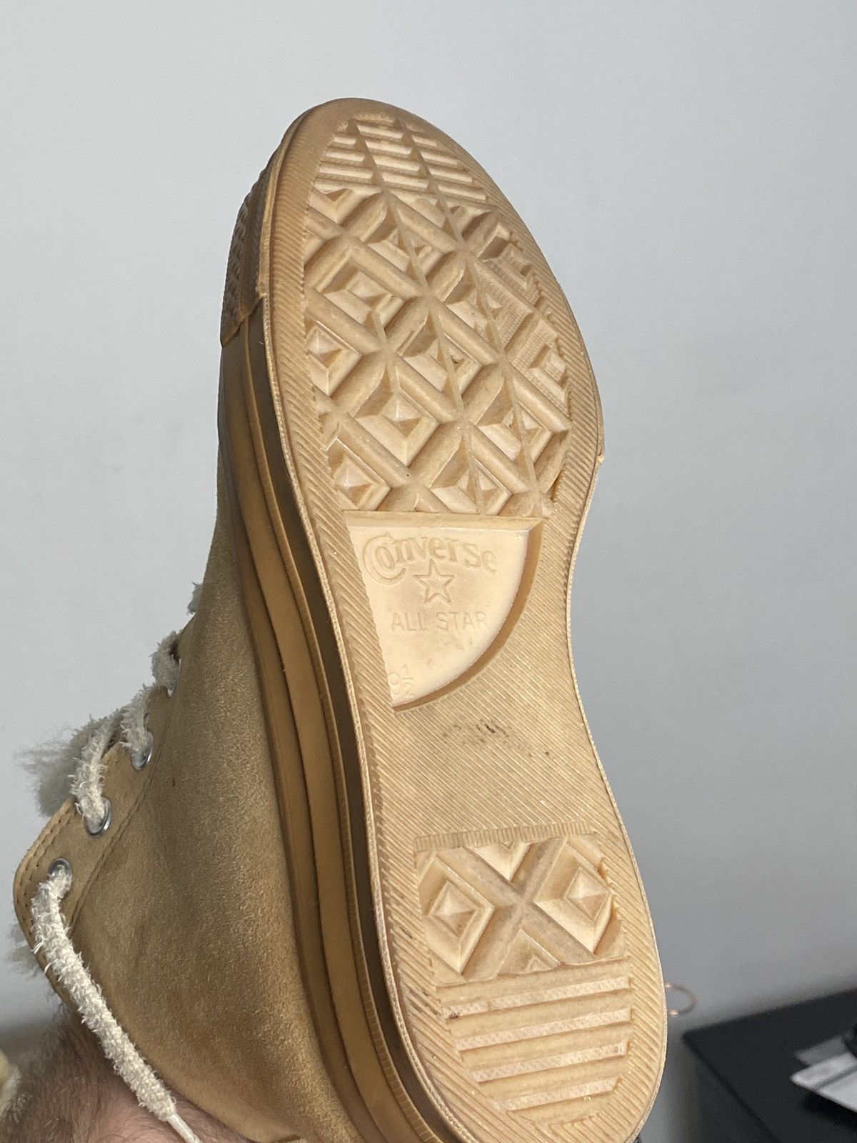 Converse Converse Suede and Shearling Sheep Fur Lined Hi Top Sneakers Size US 9.5 / EU 42-43 - 10 Thumbnail