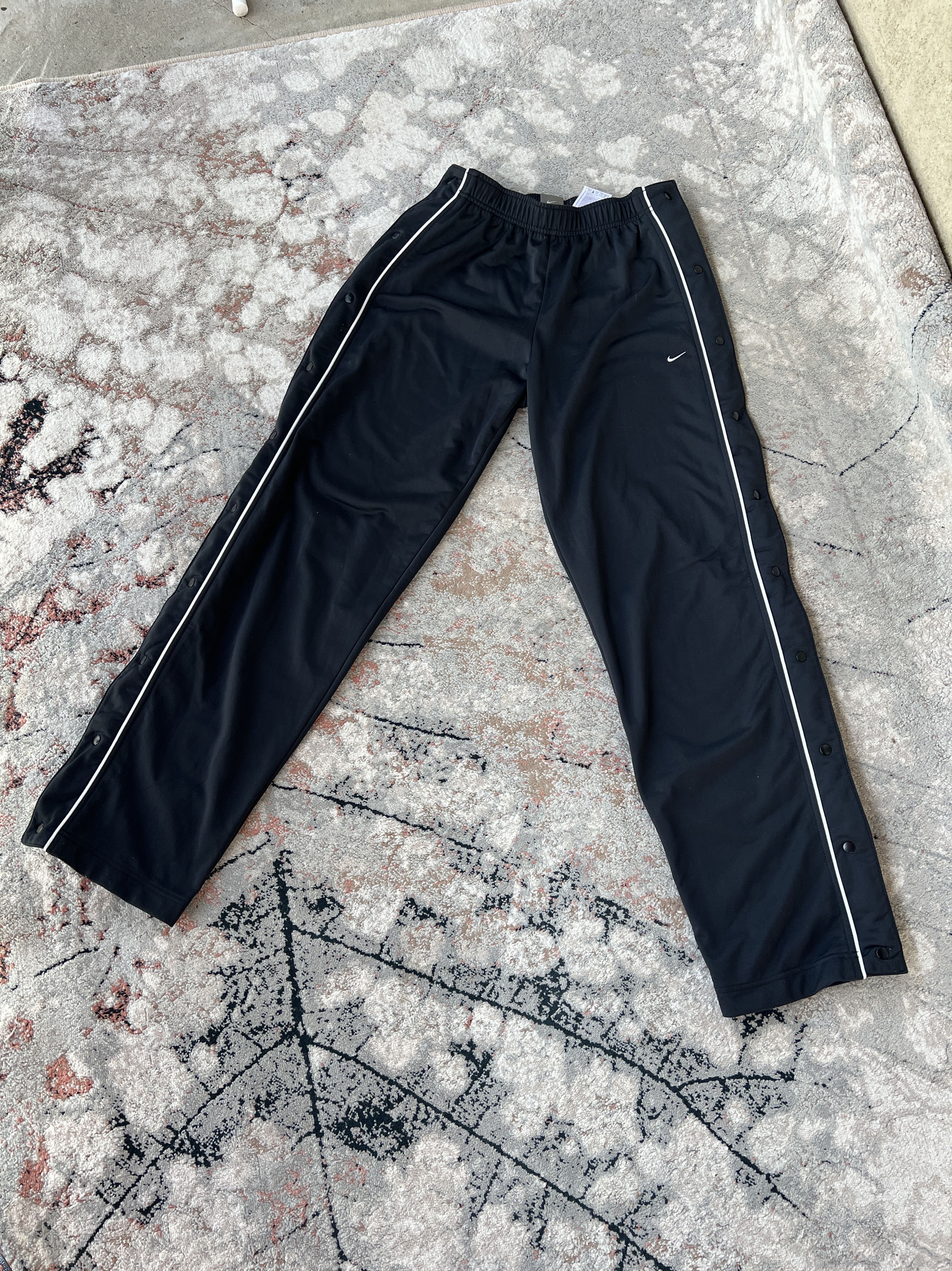Nike Nike Vintage Sweatpants Size US 30 / EU 46 - 1 Thumbnail