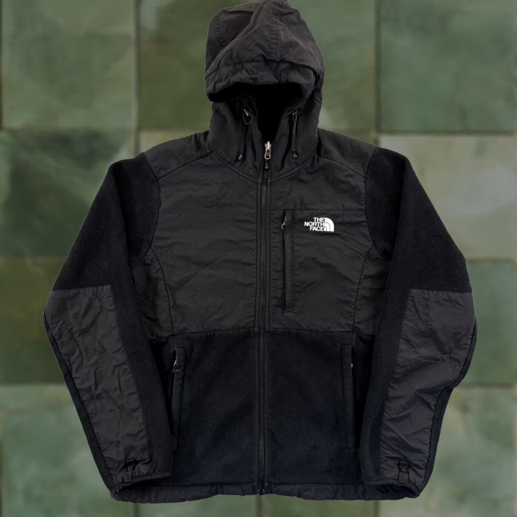 The North Face VINTAGE The North Face Denali Jacket Womens Medium Black Denali Osito Hooded Zip Fleece Outdoor Size M / US 6-8 / IT 42-44 - 1 Thumbnail