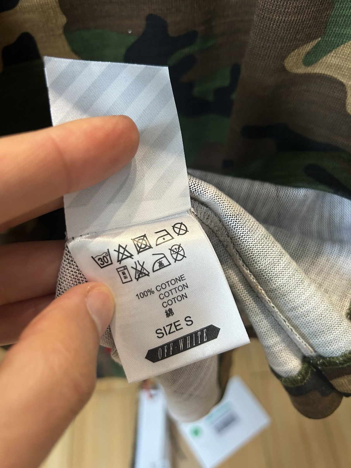Off-White Slightly oversized OFF-WHITE Camo tee size S brand new Size US S / EU 44-46 / 1 - 12 Thumbnail