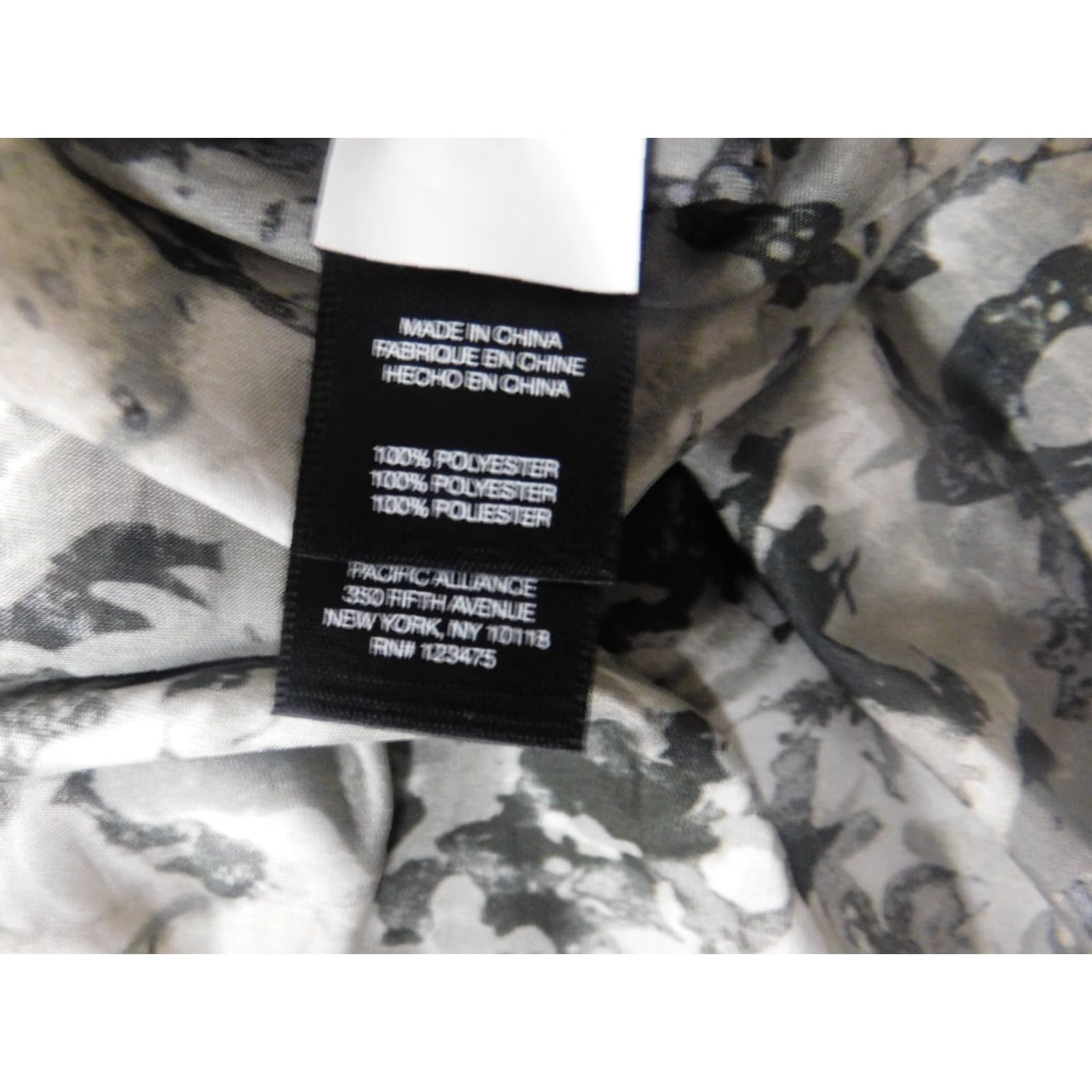 Kenneth Cole Kenneth Cole Womens Blouse XS Green Floral Crew Neck Pullover Short Sleeve Casual Button Polyester Rayon Pattern Vintage No Size XS / US 0-2 / IT 36-38 - 7 Thumbnail
