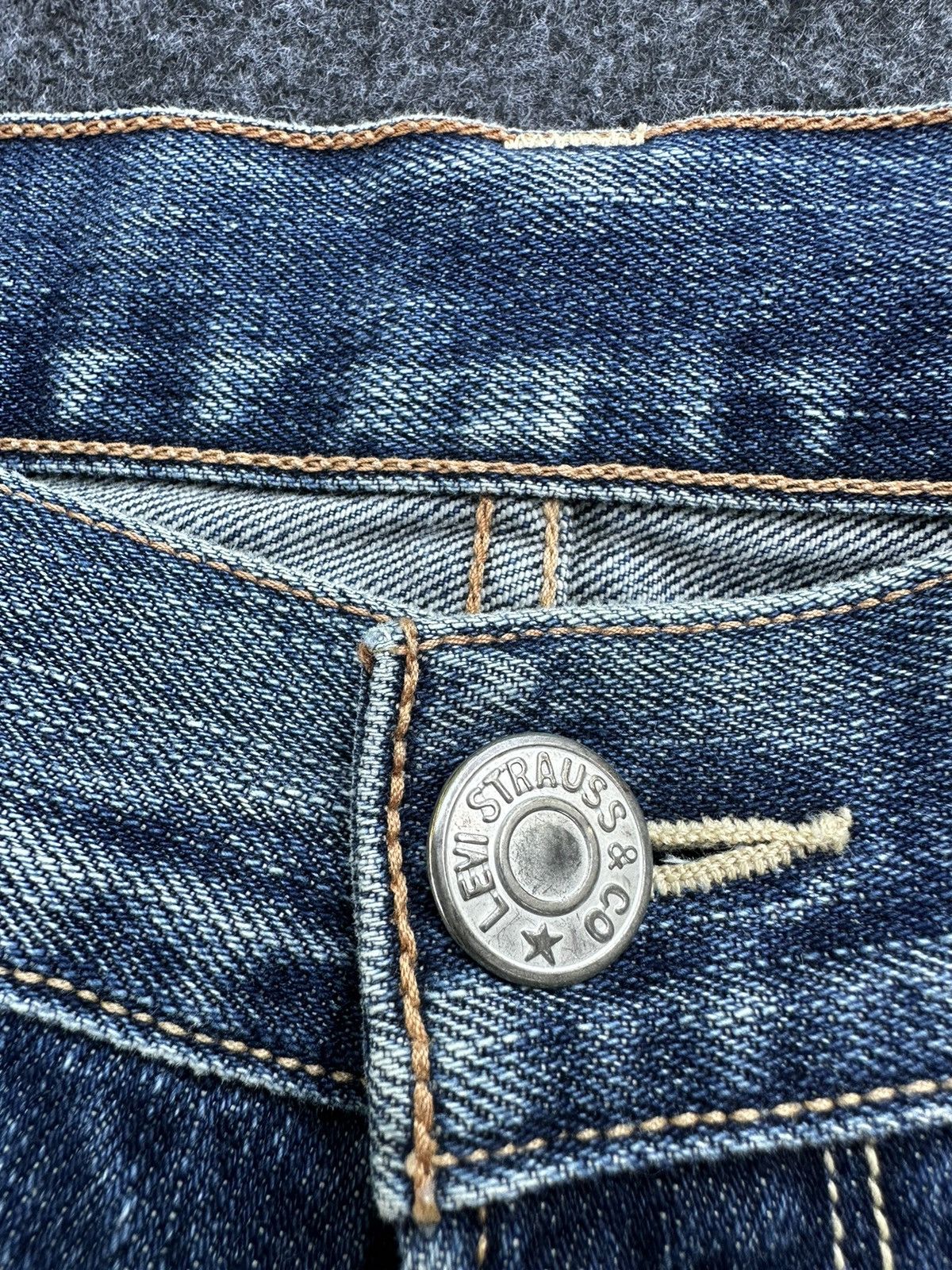 Levi's Y2k Levis 703 Faded Blue Washed Vintage Denim 31x33 D44 Size US 31 - 9 Thumbnail