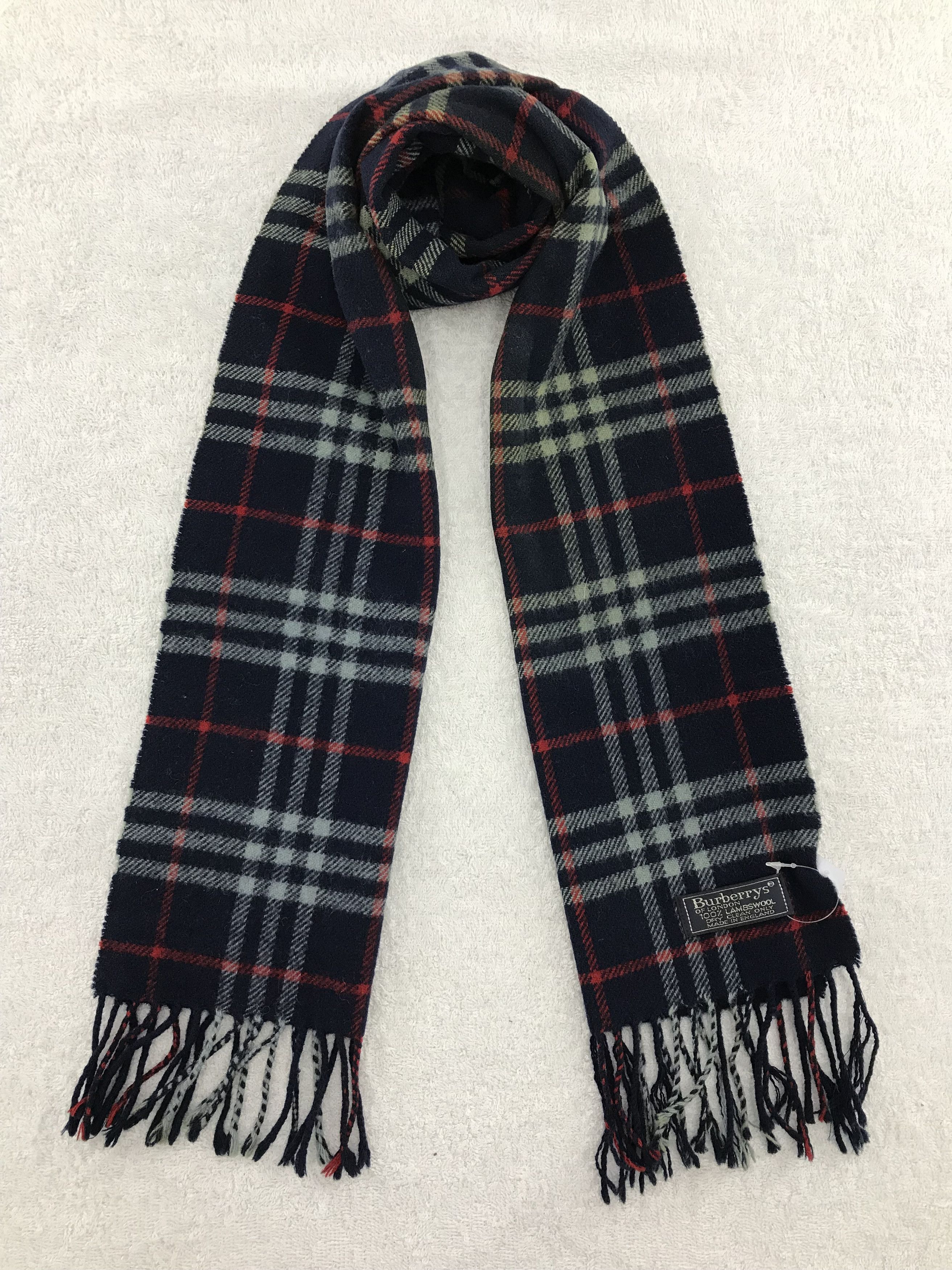 Burberry Scarf / Muffler / Neckwear - WW232