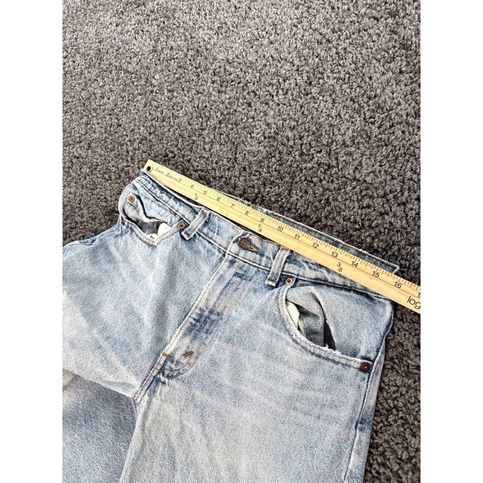 Levi's Levi's 550 Jeans Men 33x30 Relaxed Light Wash Wide Distressed Baggy 90s Jeans denim blue 550 Mens Regular Leather? Size US 33 - 4 Thumbnail