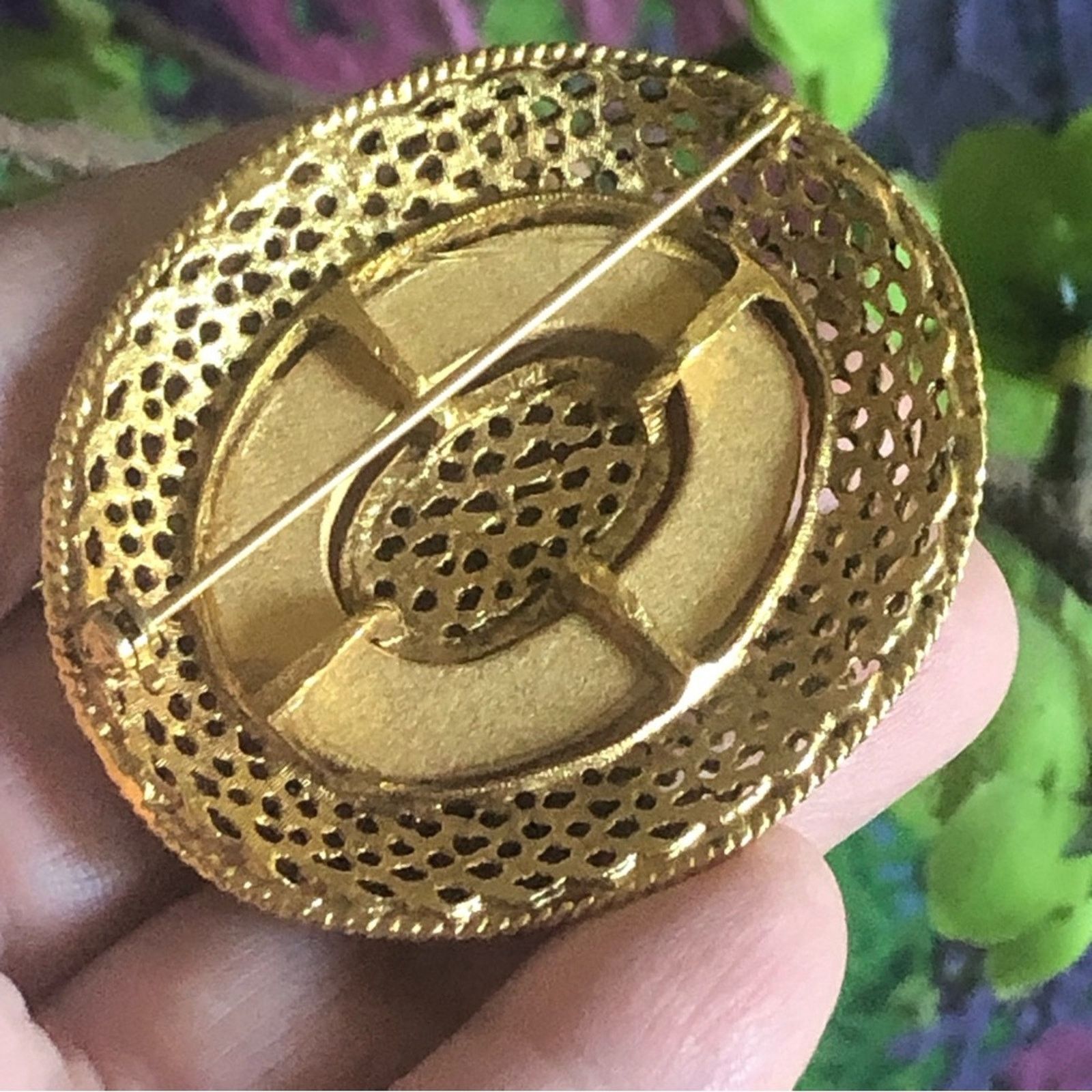Vintage Vintage gold filigree cameo style large brooch pin Size ONE SIZE - 8 Thumbnail