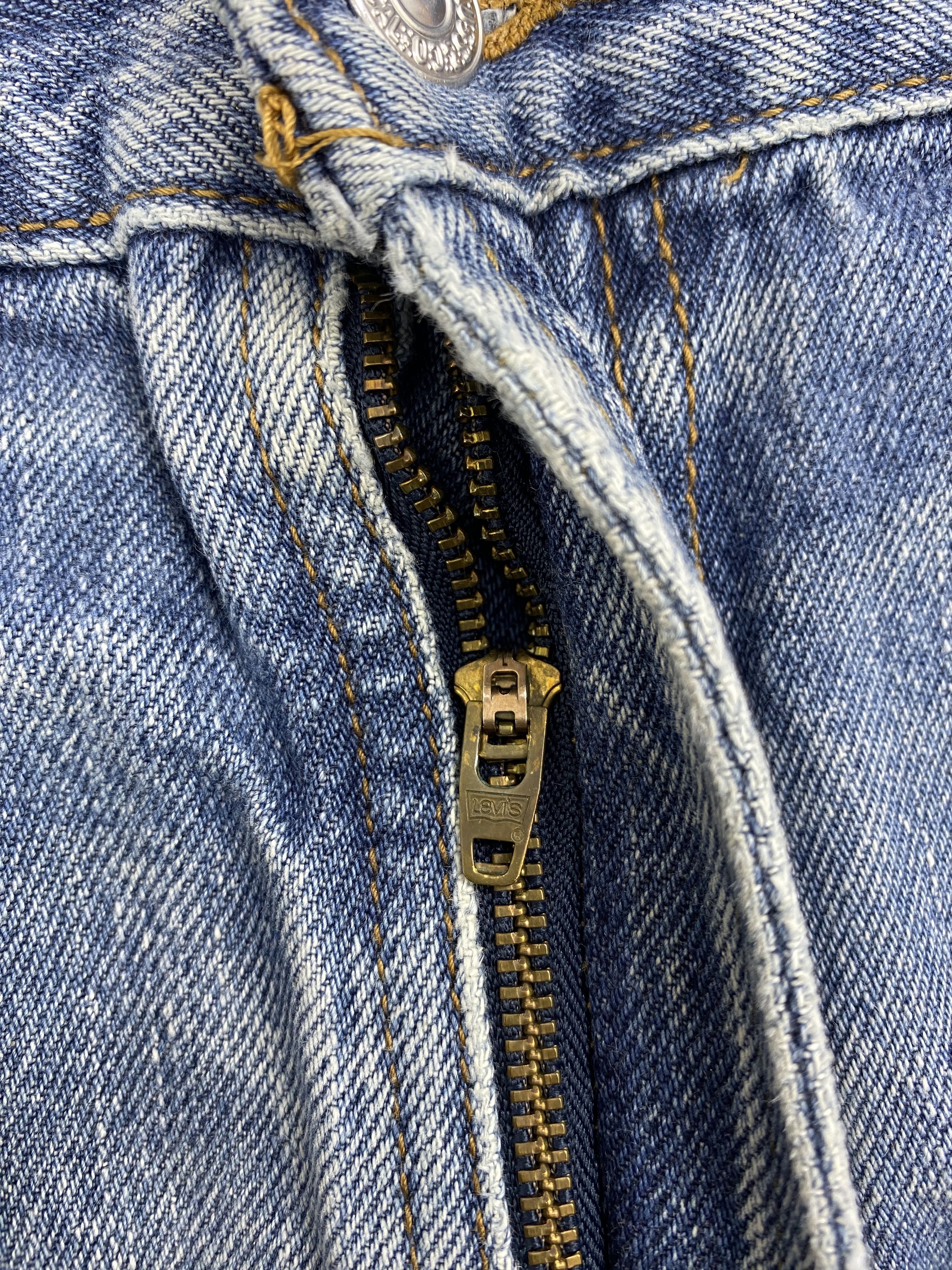 Levi's × Vintage Faded Blue Vintage Levis 550 Distressed Jeans Size US 34 / EU 50 - 13 Thumbnail