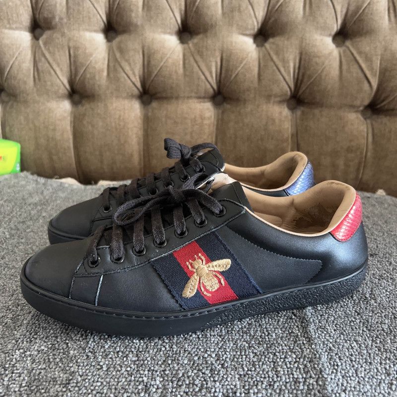 Gucci Ace Black Bee Embroidery Sneakers 0079