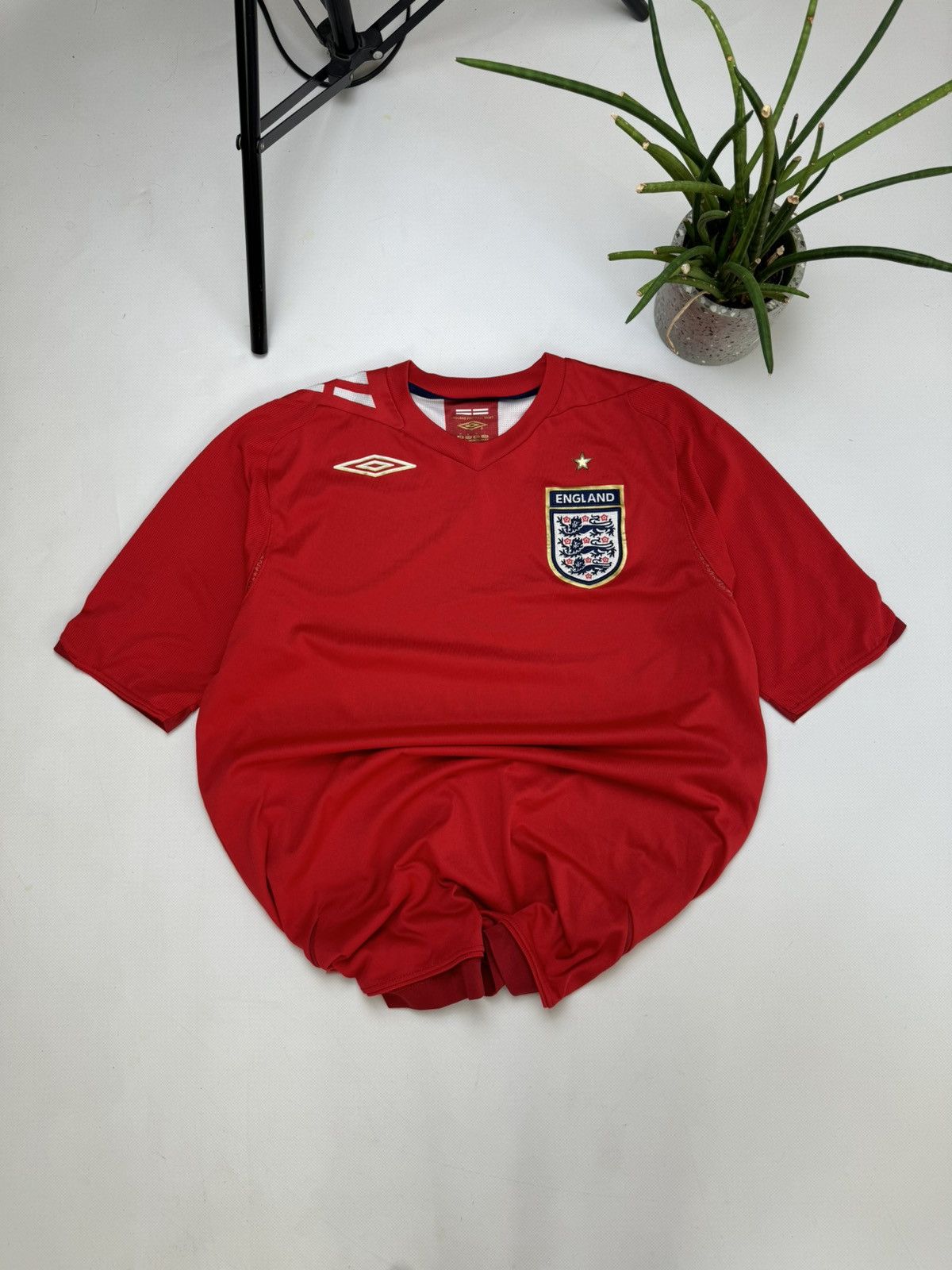 Umbro Rare vintage England umbro soccer jersey 2006-2008 Size US M / EU 48-50 / 2 - 1 Thumbnail