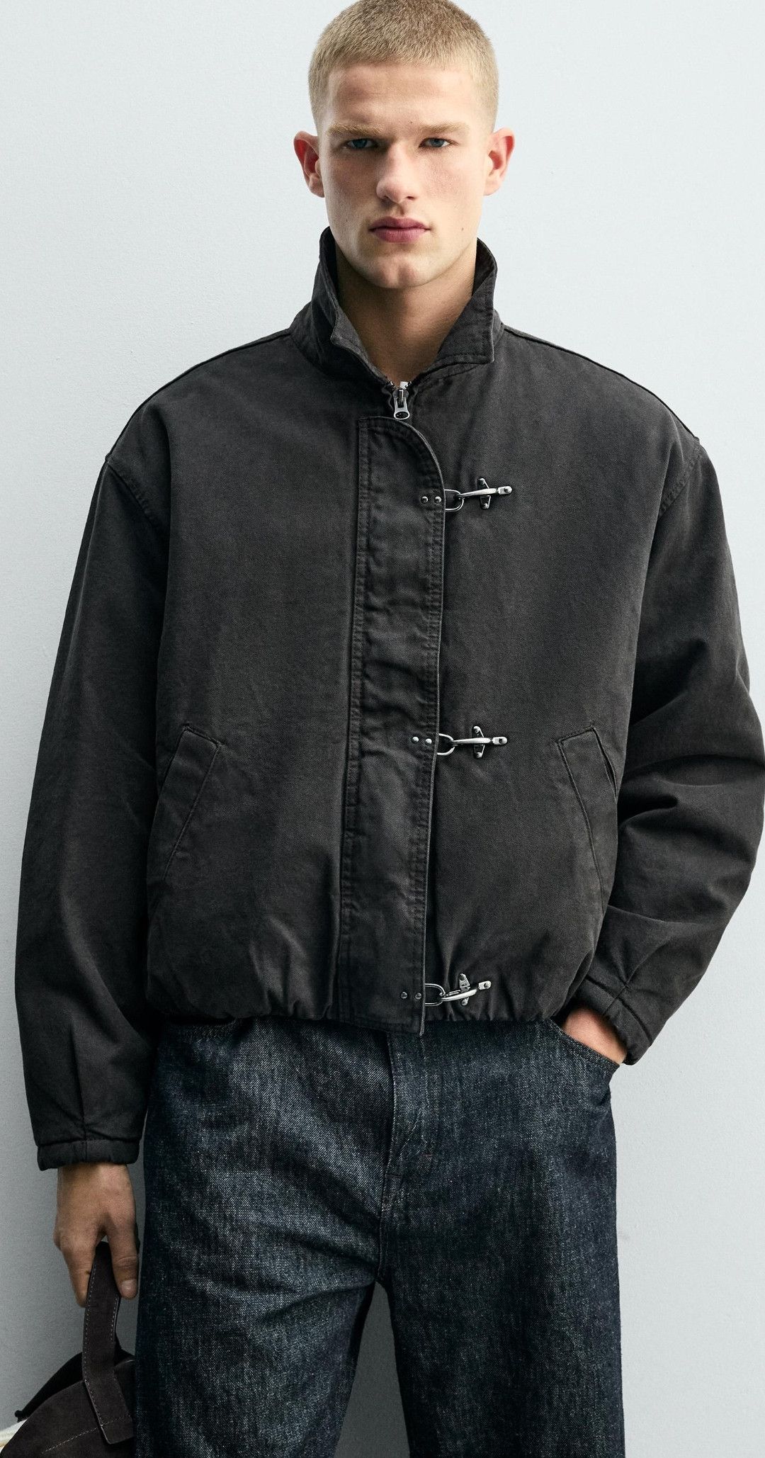 Zara Zara black clasp cropped fireman jacket Size US XL / EU 56 / 4 - 1 Thumbnail