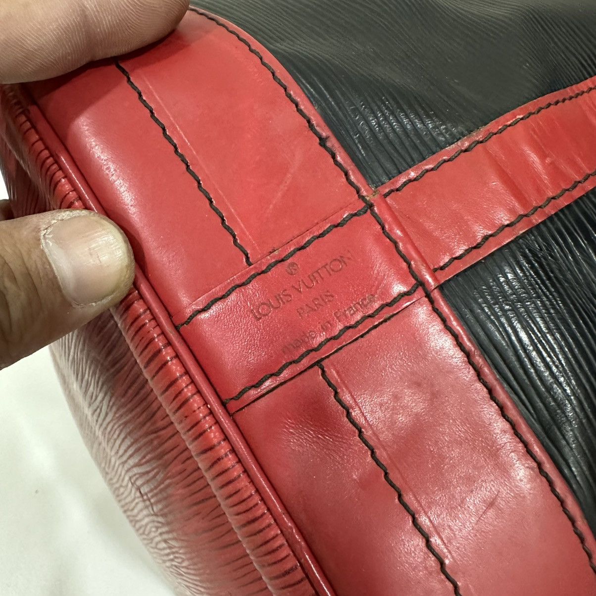 Louis Vuitton ‼️LD‼️LOUIS VUITTON LARGE NOE BICOLOR EPI LEATHER SHOULDER BAG Size ONE SIZE - 7 Thumbnail