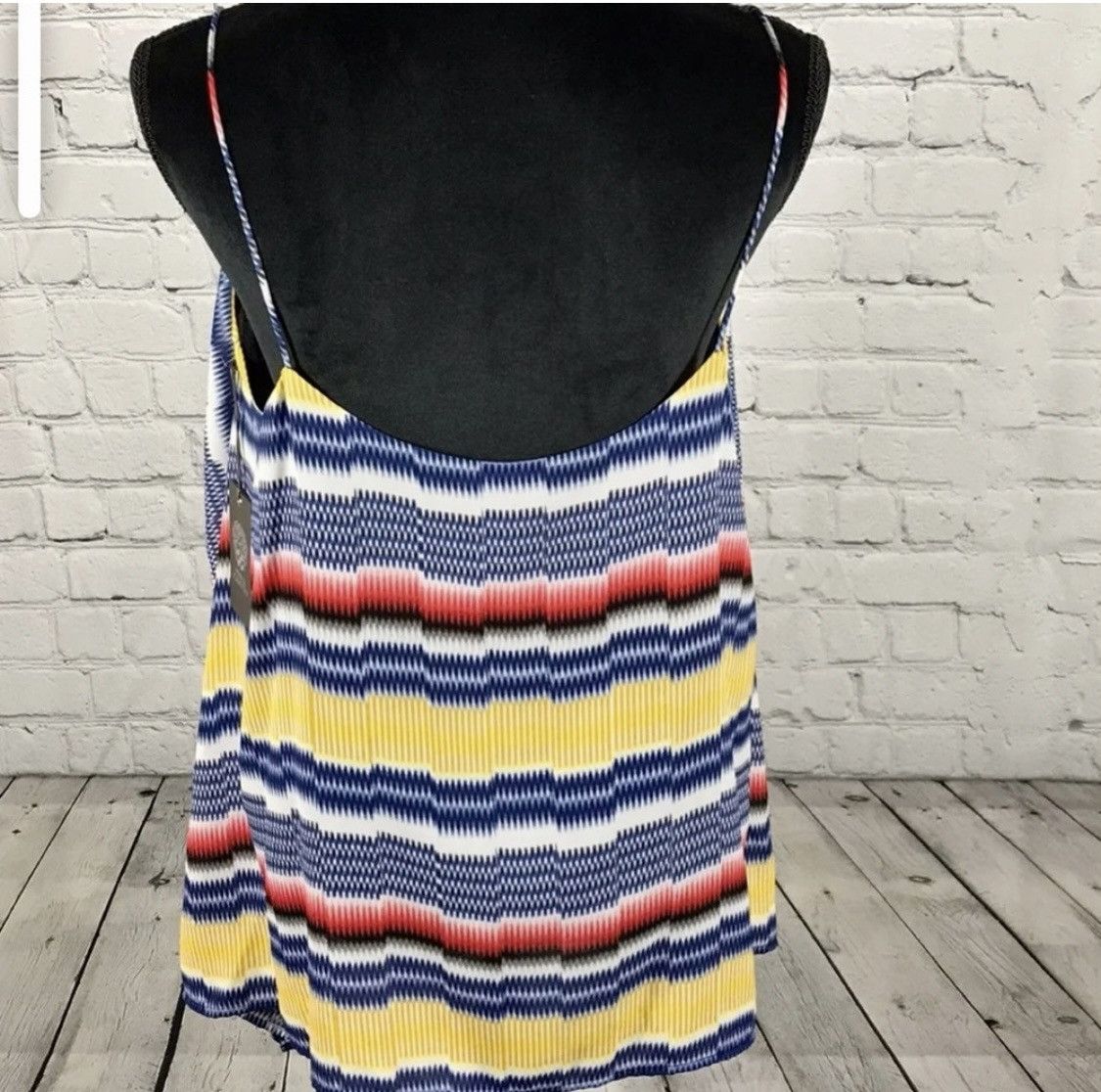Vince Camuto VINCE CAMUTO HANDKERCHIEF CHIFFON CAMI TANK TOP Size M / US 6-8 / IT 42-44 - 7 Thumbnail