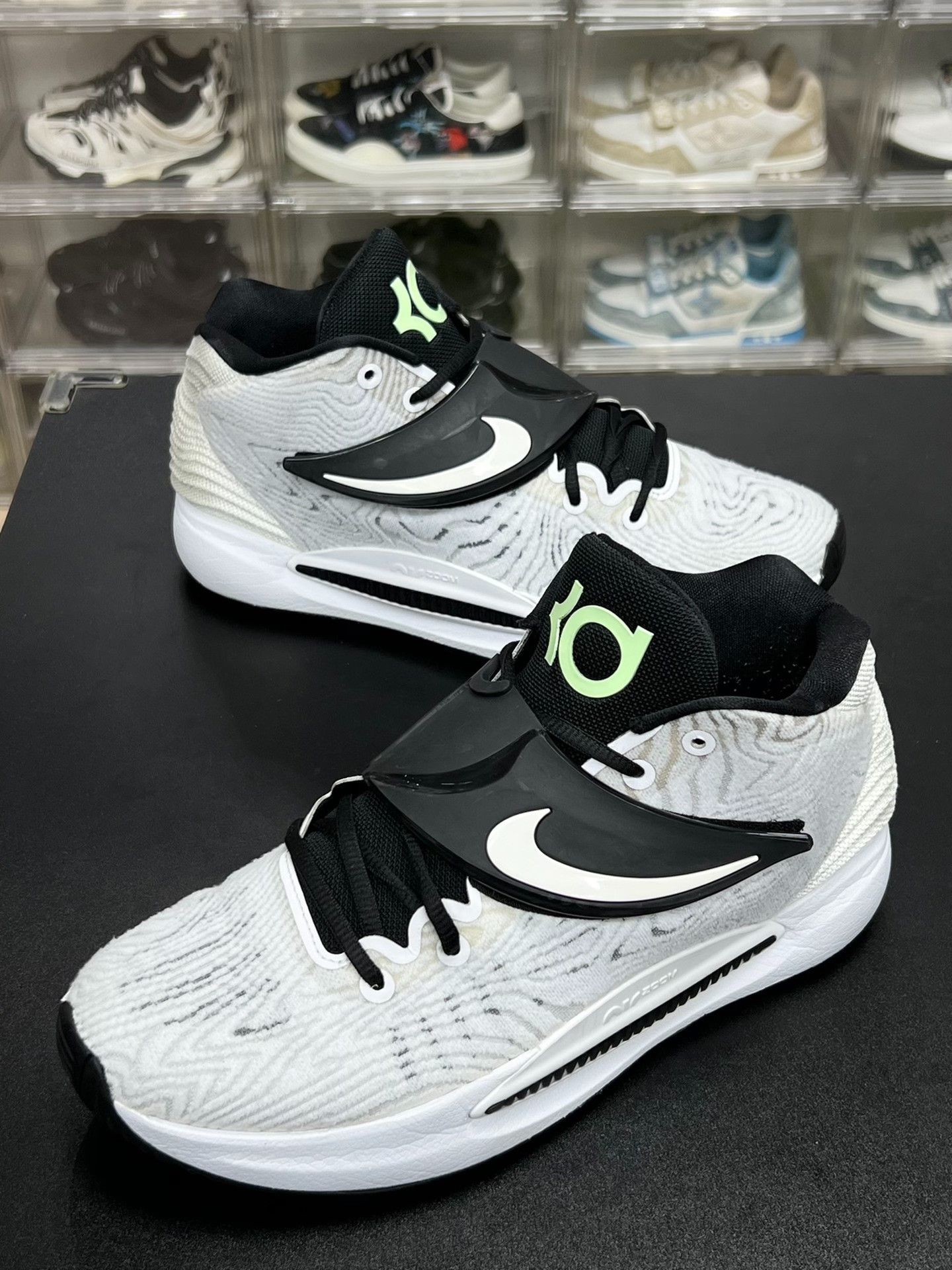Nike Nike KD Black Lowtop Sneakers 9.5 Men Size US 9.5 / EU 42-43 - 1 Thumbnail