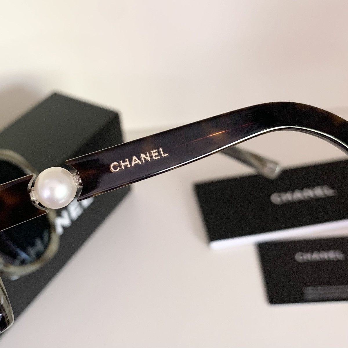 Chanel Chanel Pearl tortoise shell round sunglasses Size ONE SIZE - 5 Thumbnail