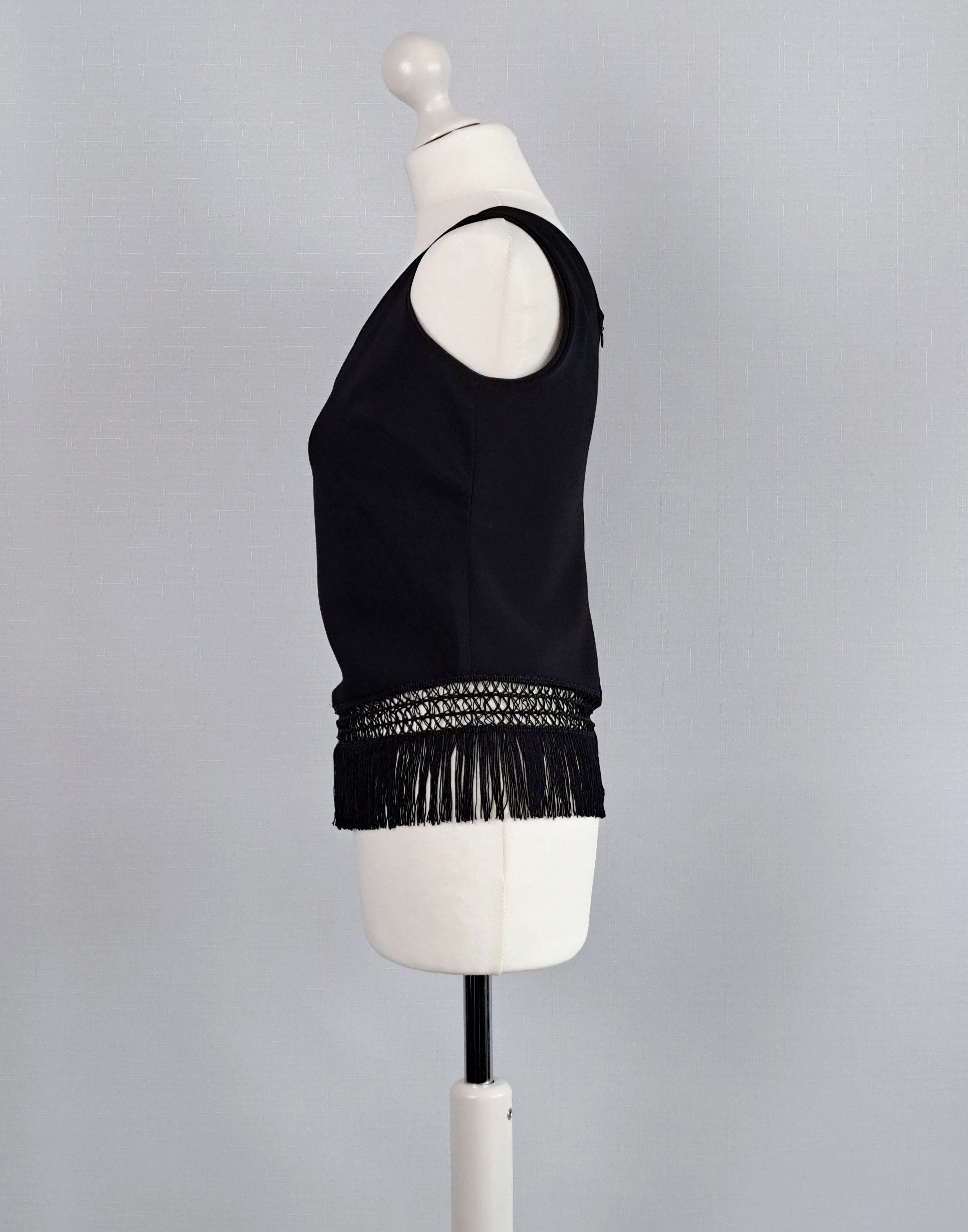 Kenzo × Vintage Kenzo Jungle sleeveless embroidered and fringed top. Size XS / US 0-2 / IT 36-38 - 4 Thumbnail