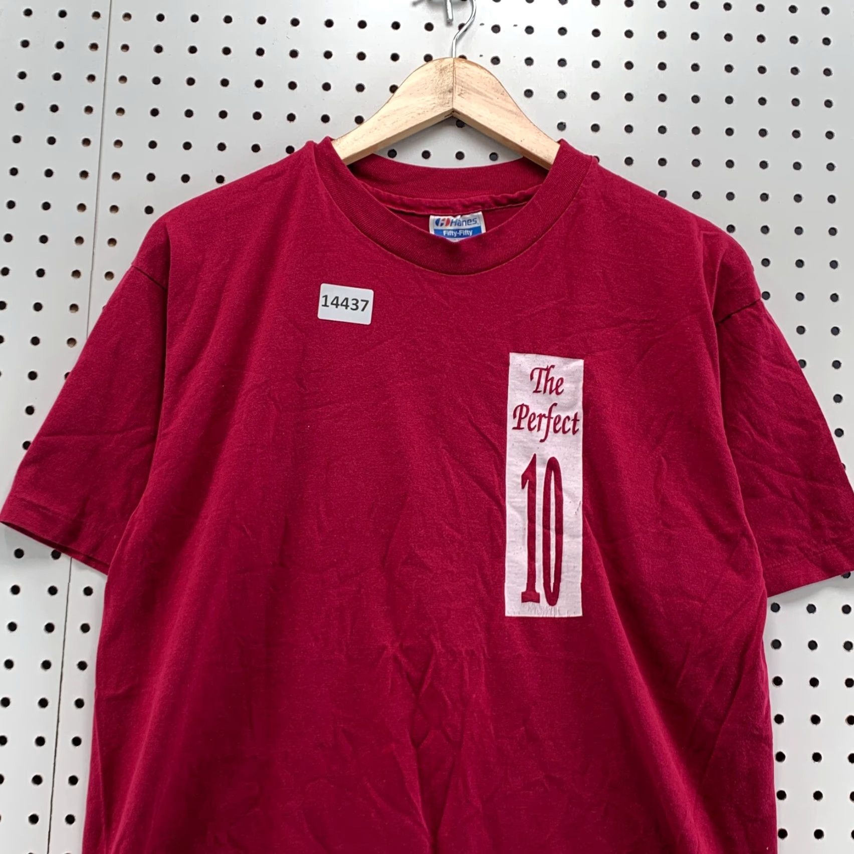 Hanes VINTAGE Hanes T-Shirt The Perfect 10 80s Red L Mens Size US L / EU 52-54 / 3 - 5 Thumbnail