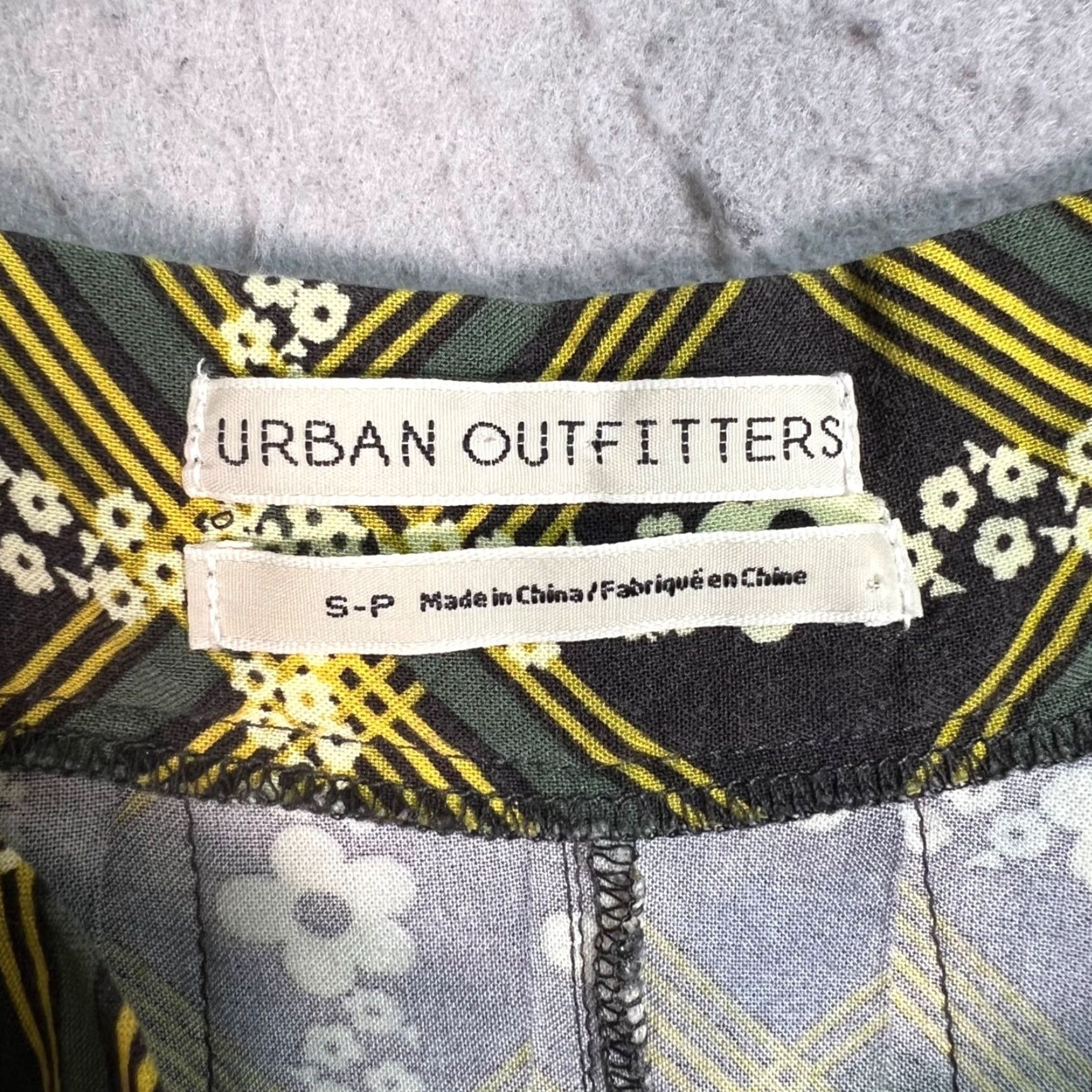 Urban Outfitters VINTAGE Urban Outfitters Womens Small Pleated Skirt Black & Yellow Floral Plaid Viscose Size 28" / US 6 / IT 42 - 3 Thumbnail