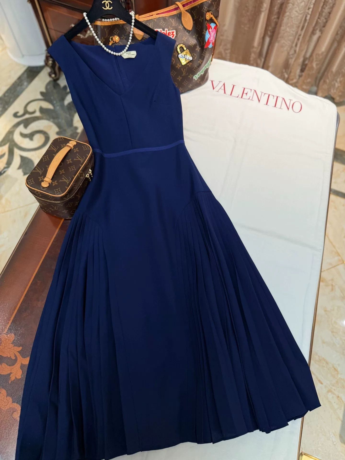 Fendi elegant fendi wool silk long dress Size M / US 6-8 / IT 42-44 - 1 Thumbnail