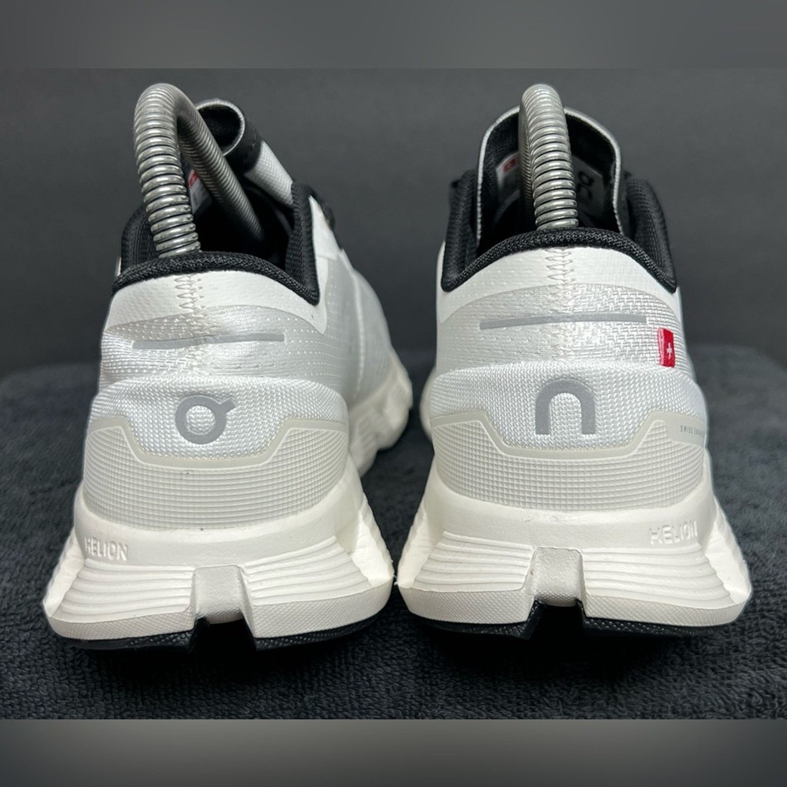 On On Cloud X Running Comfort Shoes White Black Women’s 8 NWOB Size US 8 / IT 38 - 5 Thumbnail