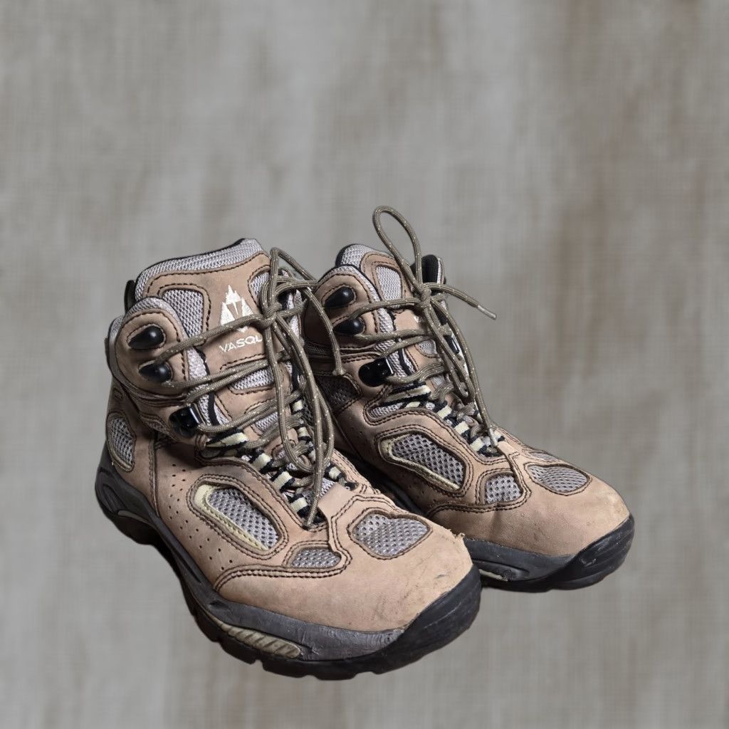 Vasque VINTAGE? No — Vasque Breeze Hiking Boot, Boot, Women, 9.5, Brown, Gore-Tex, Vibram, XCR 7465, Outdoor Shoes, 90s? (avoid N/A) Size US 9.5 / IT 39.5 - 1 Thumbnail