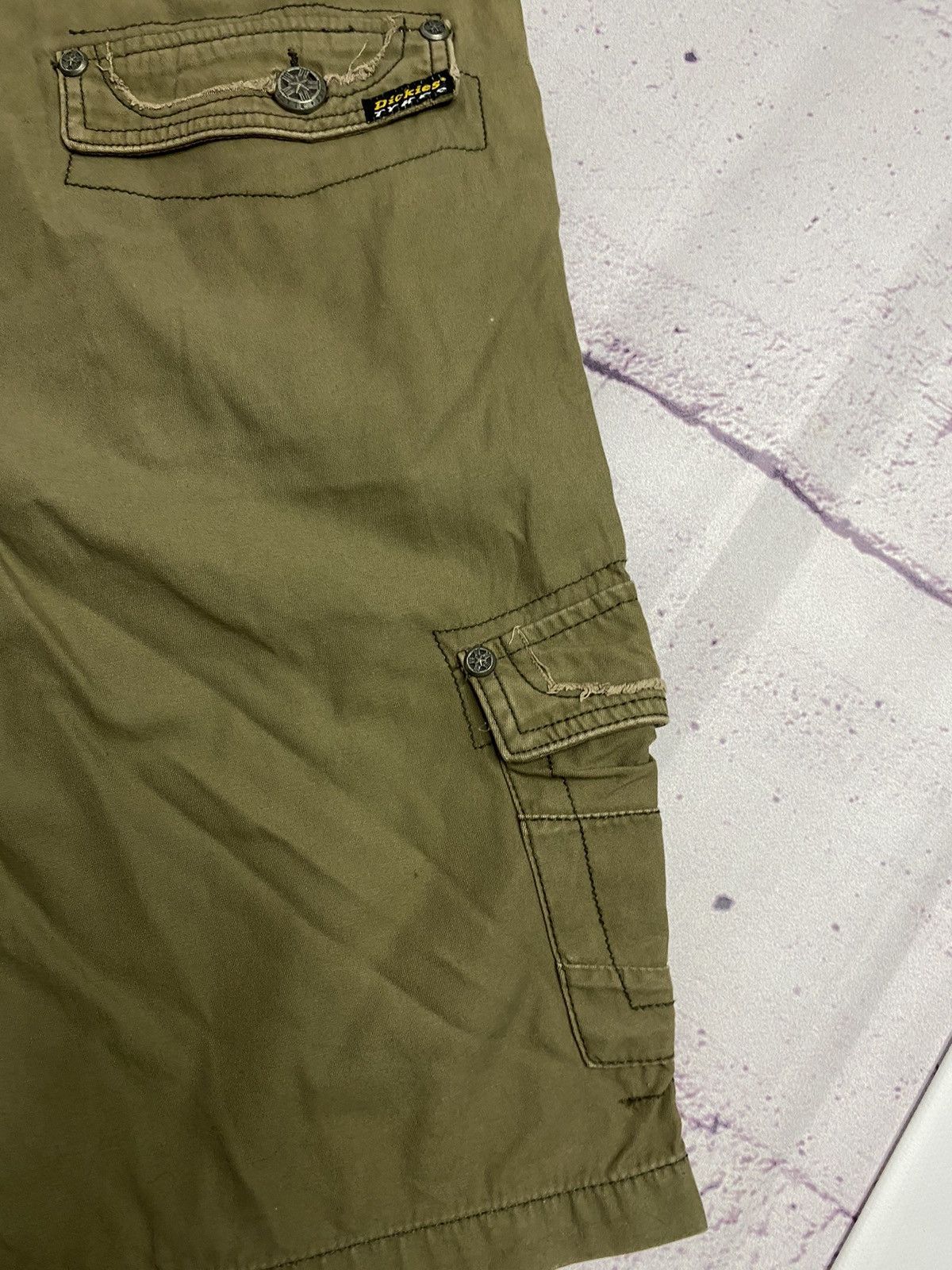 Dickies Men's vintage Cargo shorts Dickies tykes USA Size US 34 / EU 50 - 4 Thumbnail