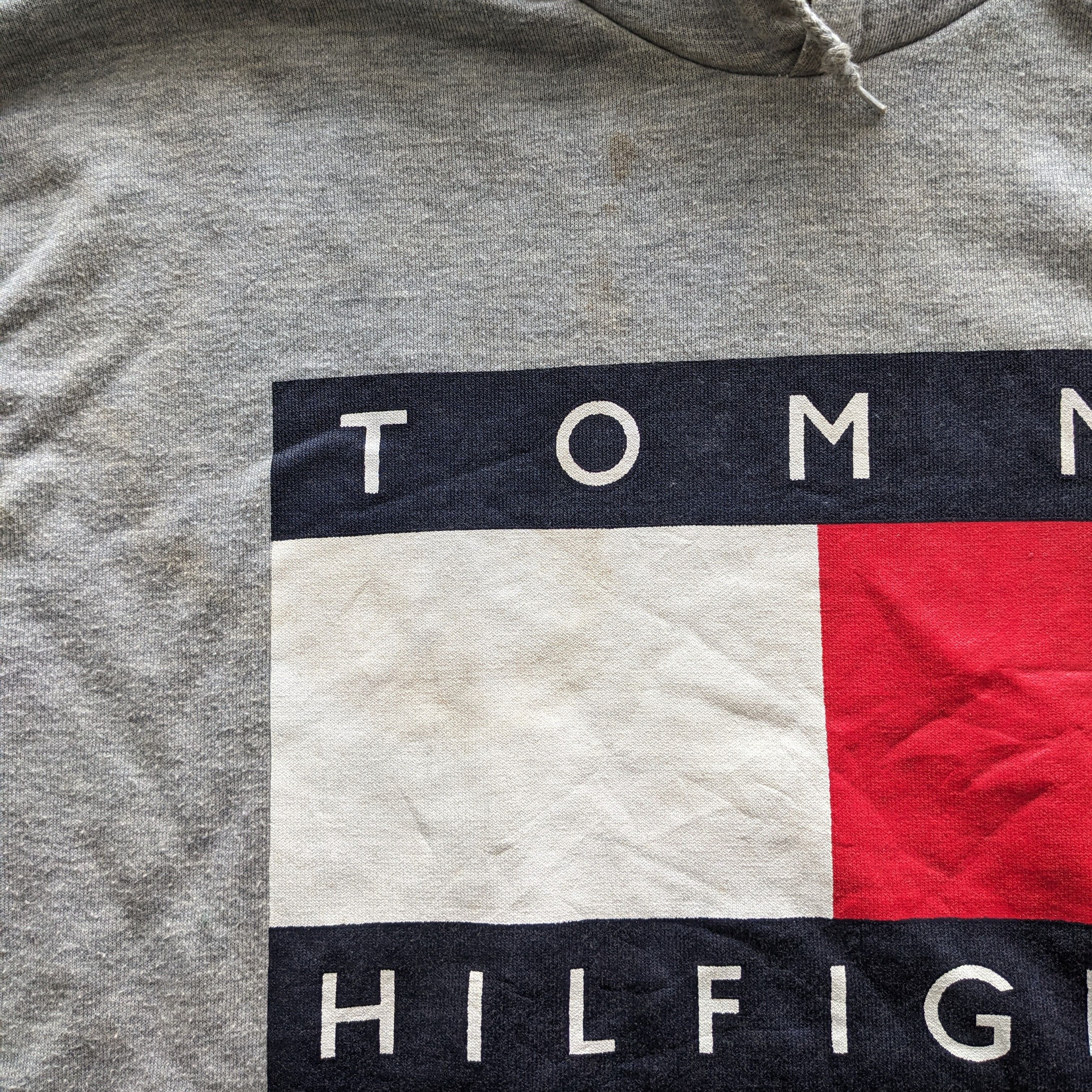 Vintage Vintage Tommy Hilfiger Designer Brand Sweatshirt Hoodies Size US L / EU 52-54 / 3 - 3 Thumbnail