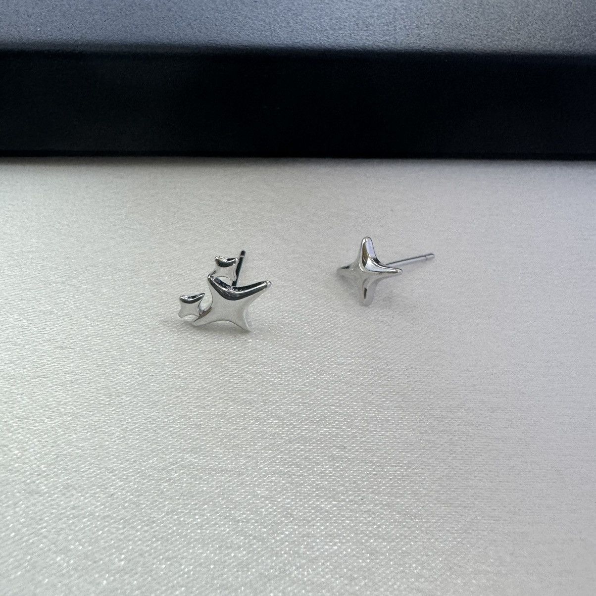 Designer Asymmetry Four-pointed Star Stud Earrings for Women Men Size ONE SIZE - 2 Thumbnail