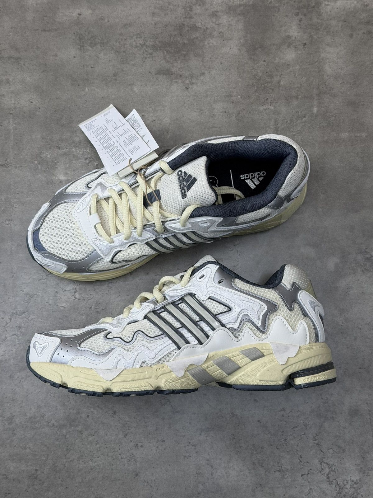 Adidas Bad Bunny x Adidas Responce CL White Size US 7 Size US 7 / EU 40 - 7 Thumbnail