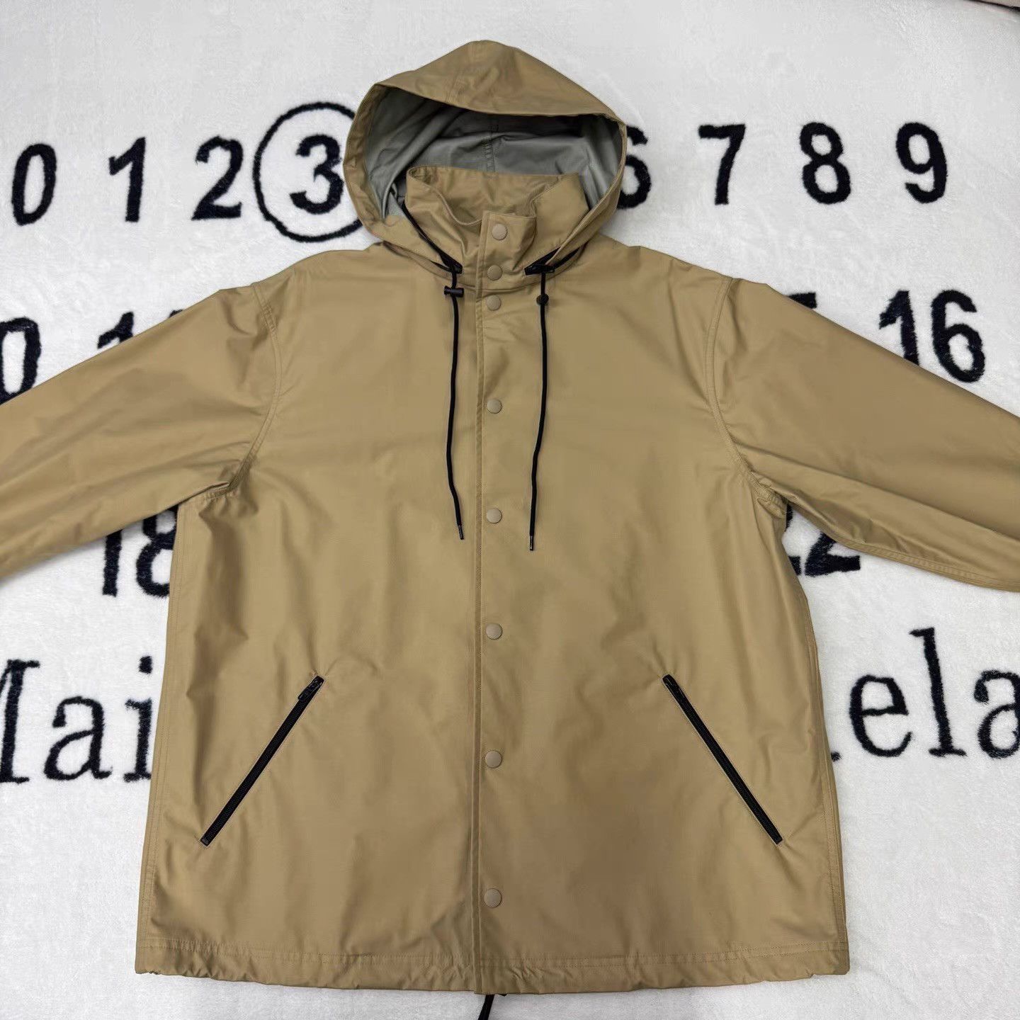 Balenciaga Balenciaga Khaki Large Logo Waterproof Trench Coat Q10 Size US L / EU 52-54 / 3 - 1 Thumbnail