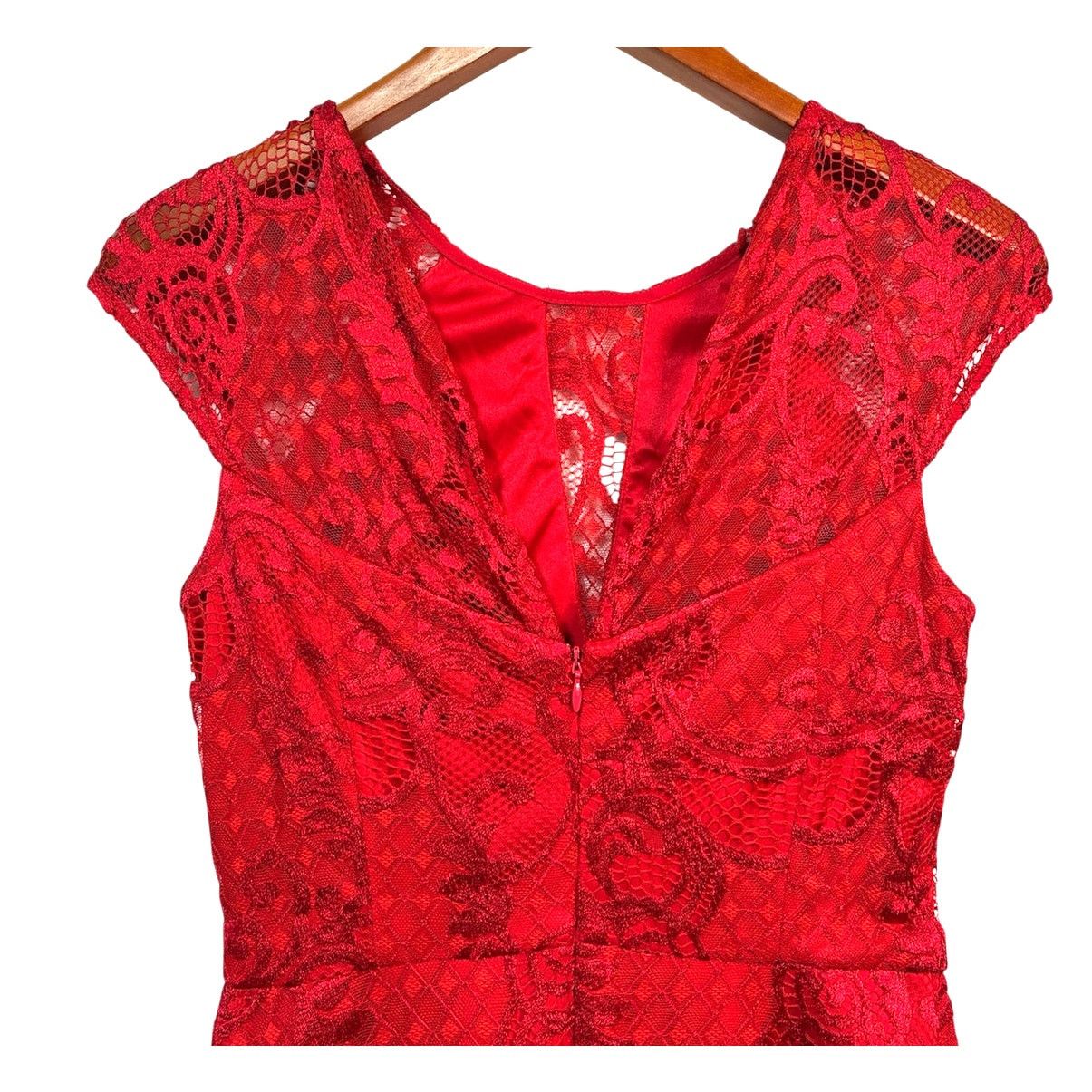 Guess Size 4 | GUESS Women’s Lace Cap Sleeve Sheath Pencil Dress Size S / US 4 / IT 40 - 6 Thumbnail