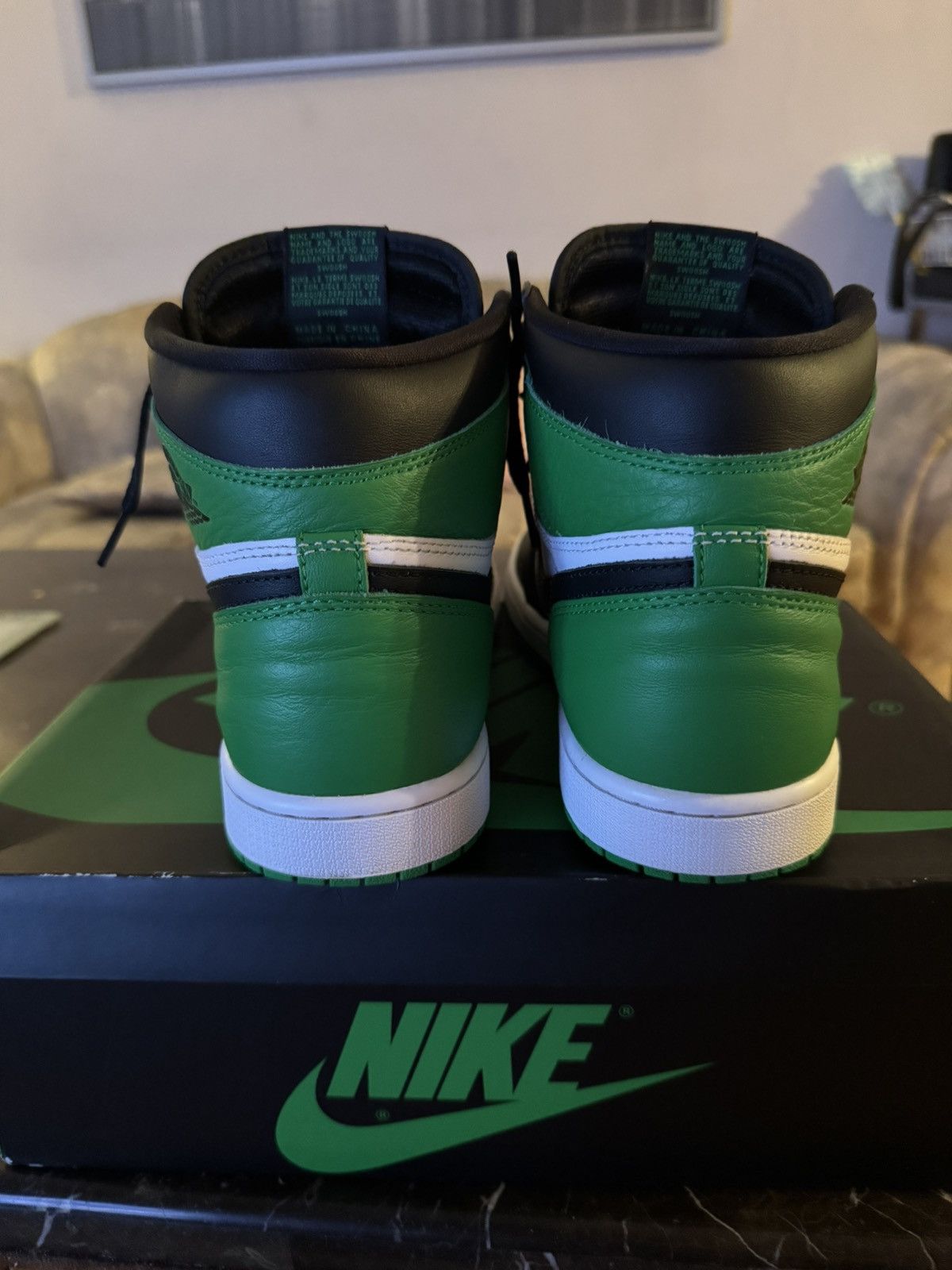 Jordan Brand Jordan 1 Pine Green 1.0 Size US 10 / EU 43 - 2 Thumbnail