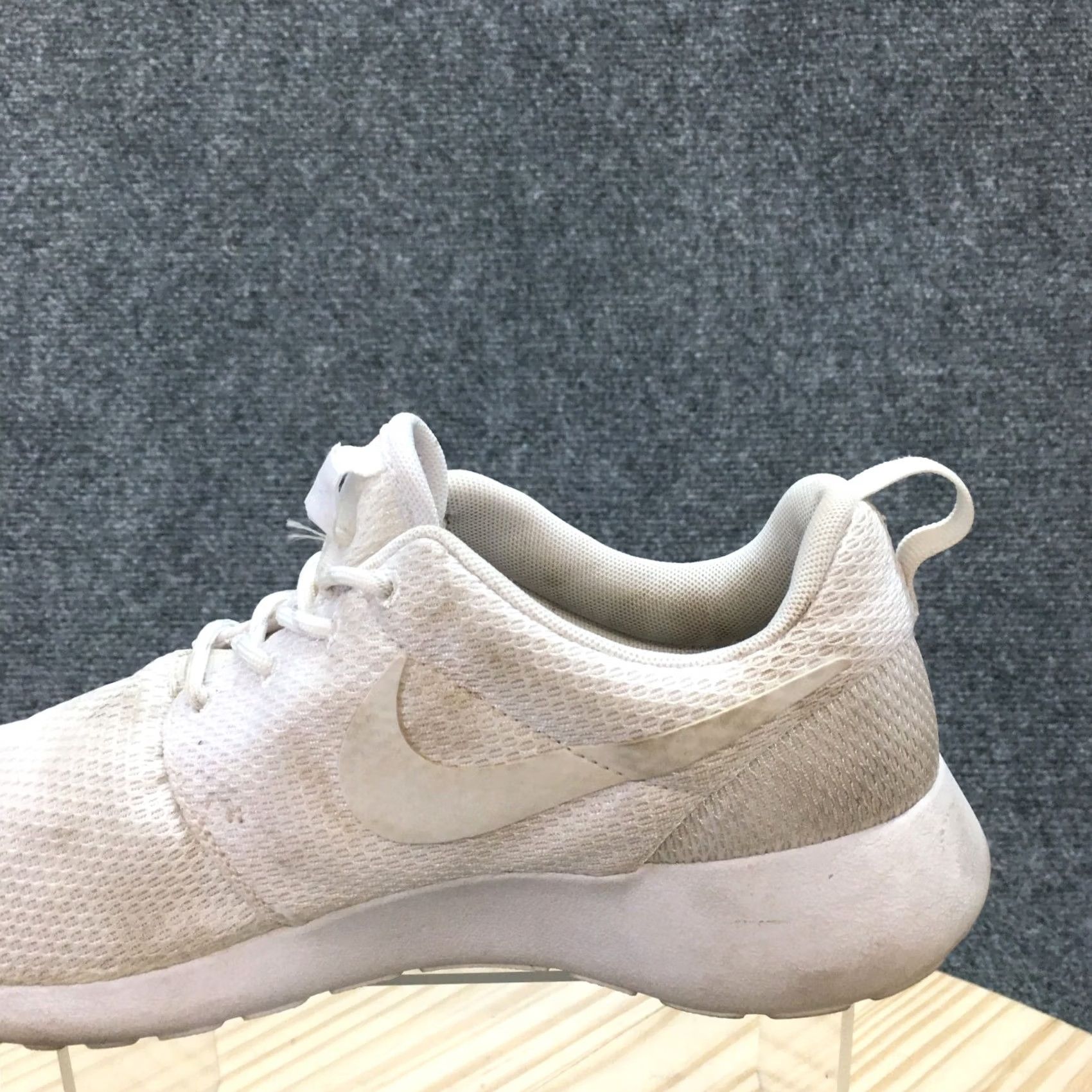 Nike Nike Roshe One Shoes Womens 8 Running Sneakers White Fabric Lace Up Low Top S Sneakers Activewear Womens Size M / US 6-8 / IT 42-44 - 3 Thumbnail