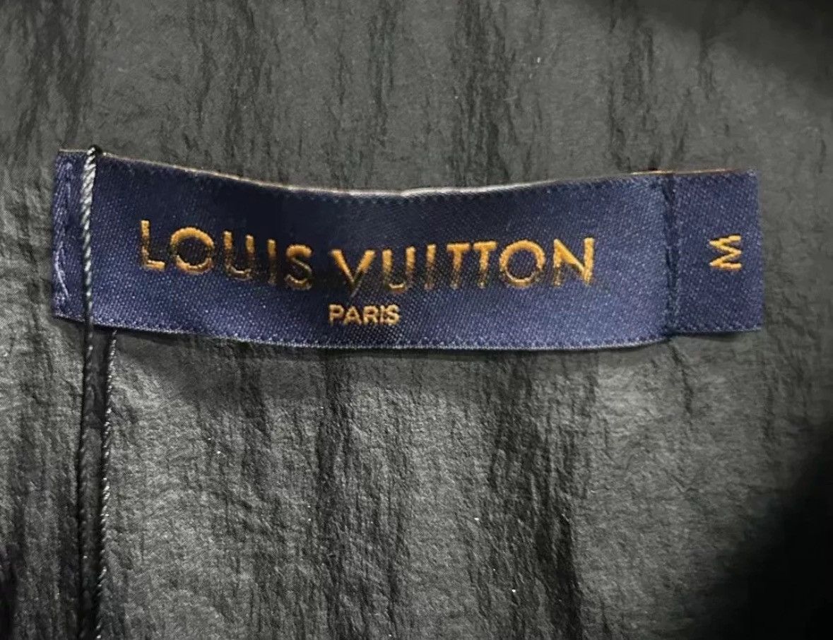 Louis Vuitton Louis Vuitton's latest black 2054 short sleeved shirt Size US M / EU 48-50 / 2 - 3 Thumbnail