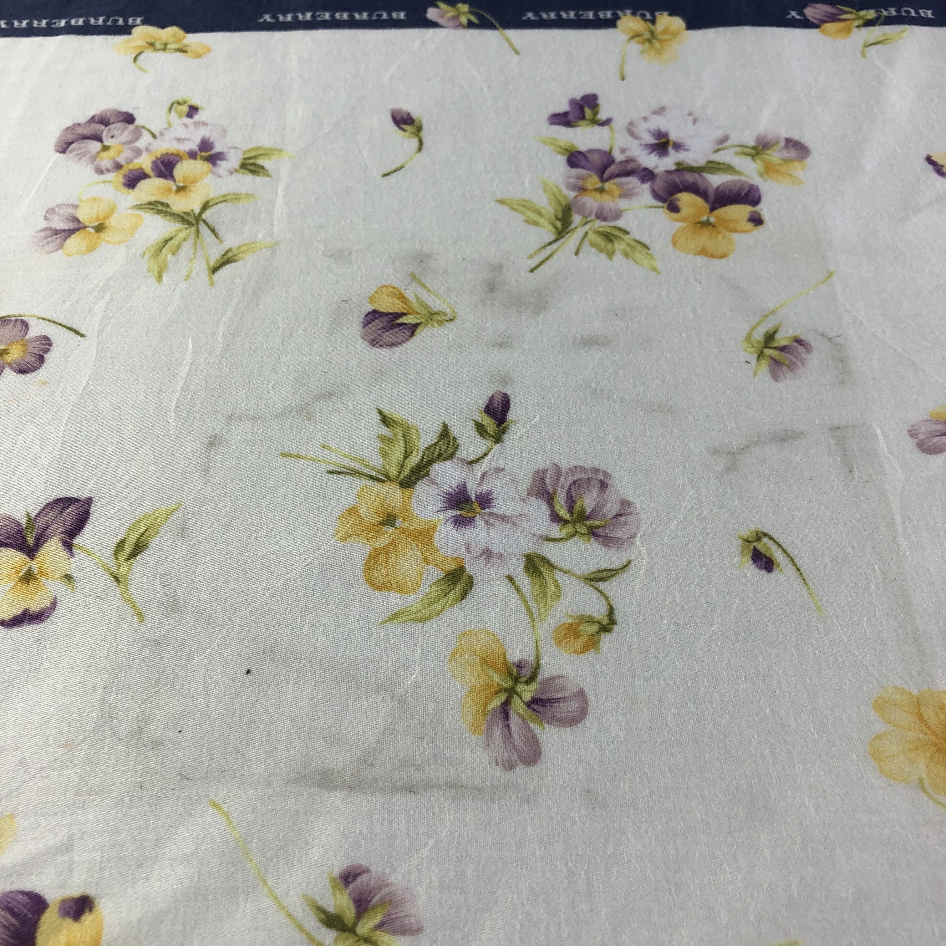 Burberry Burberry Floral Handkerchief Neckerchief Bandana H1567 Size ONE SIZE - 5 Thumbnail