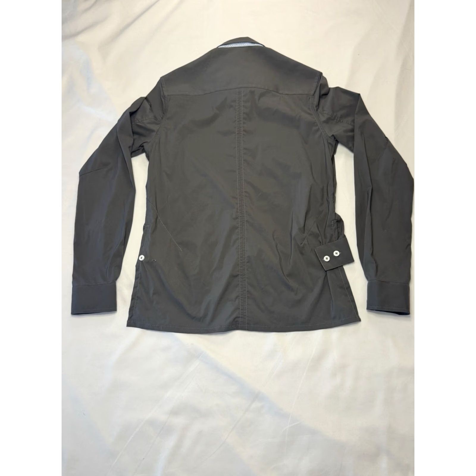 Lululemon Lululemon Urbanite Shirt Button-Up Gray Women’s 8 Vintage No Flawed Delamination Shoulder Break Size M / US 6-8 / IT 42-44 - 7 Thumbnail